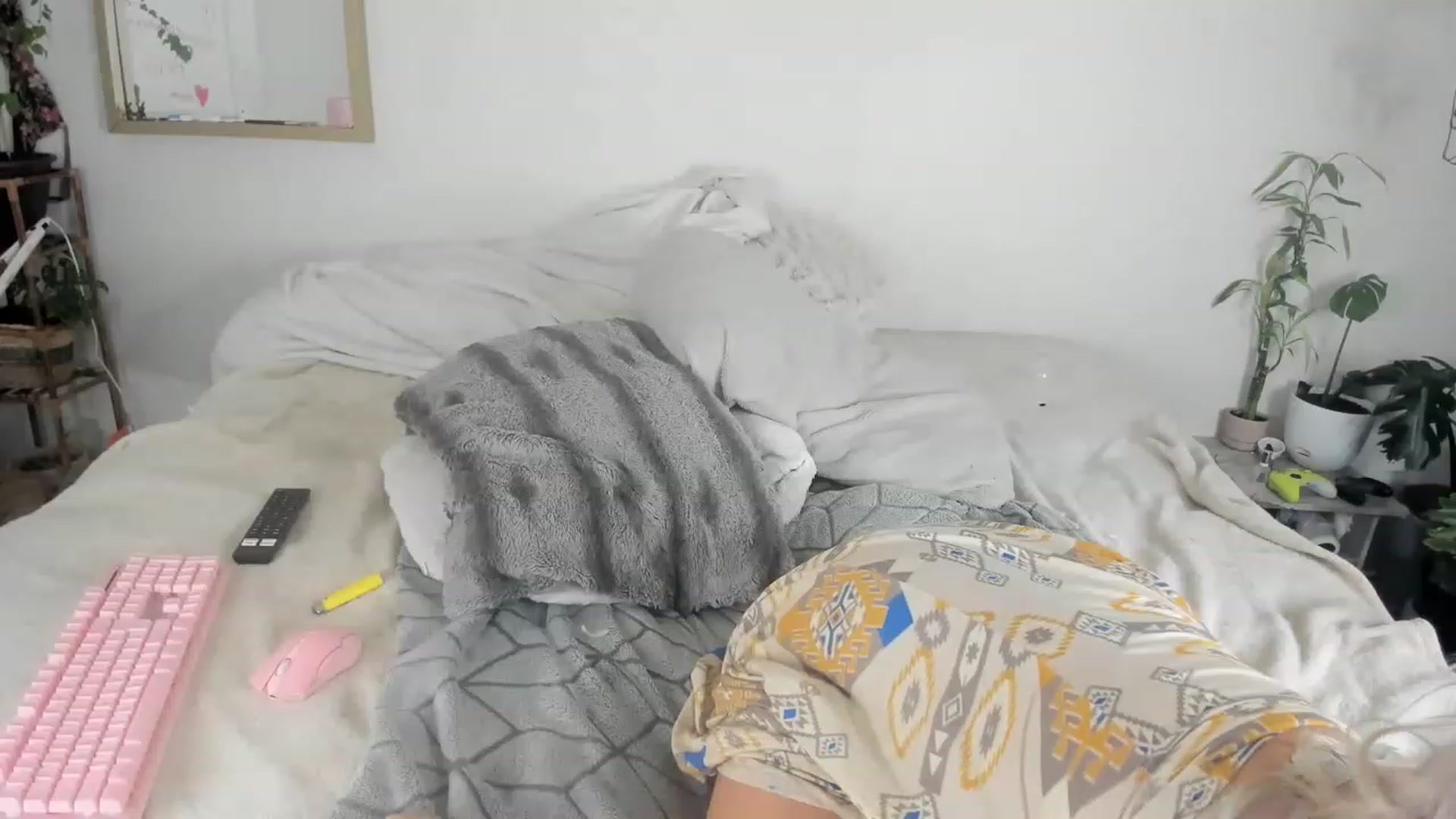 Gallery image thumbnail from CloeClover's myfreecams stream on, 11/29/2022, 02:19 image 9 of 20