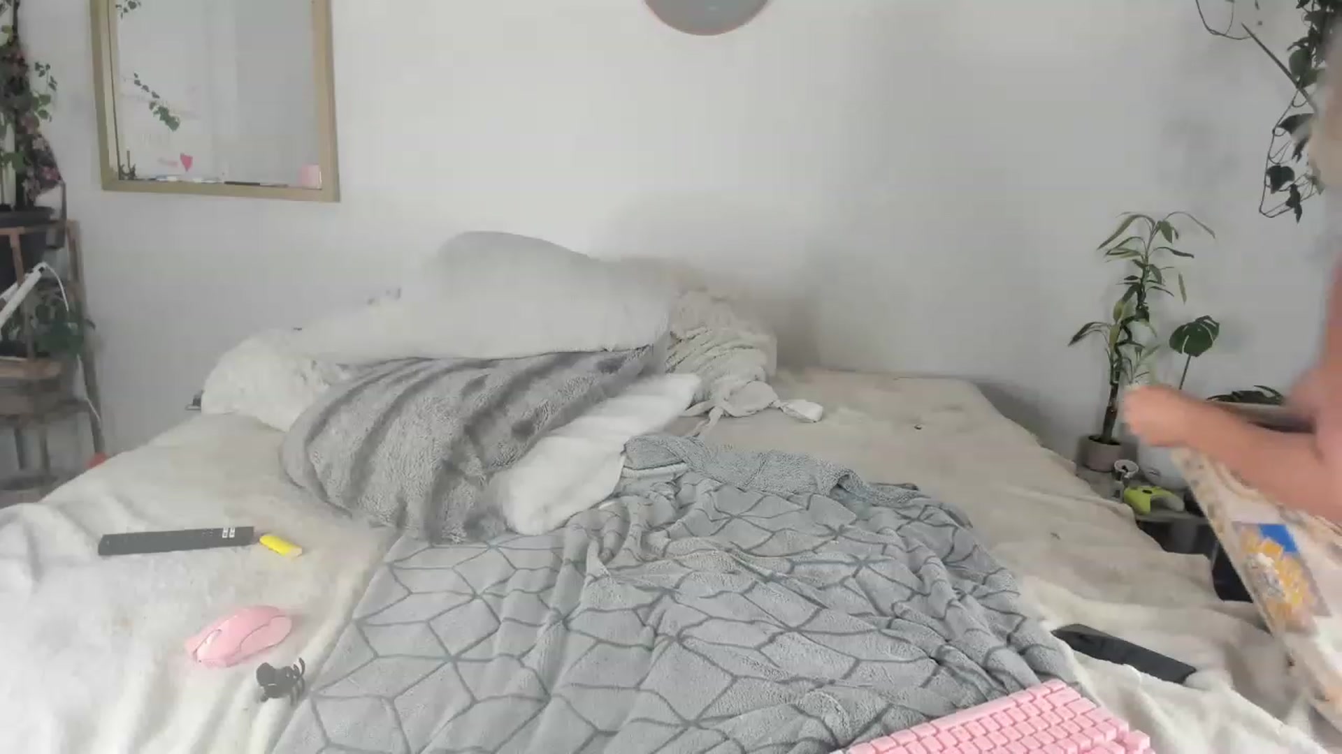 Gallery image thumbnail from CloeClover's myfreecams stream on, 11/29/2022, 05:59 image 12 of 20