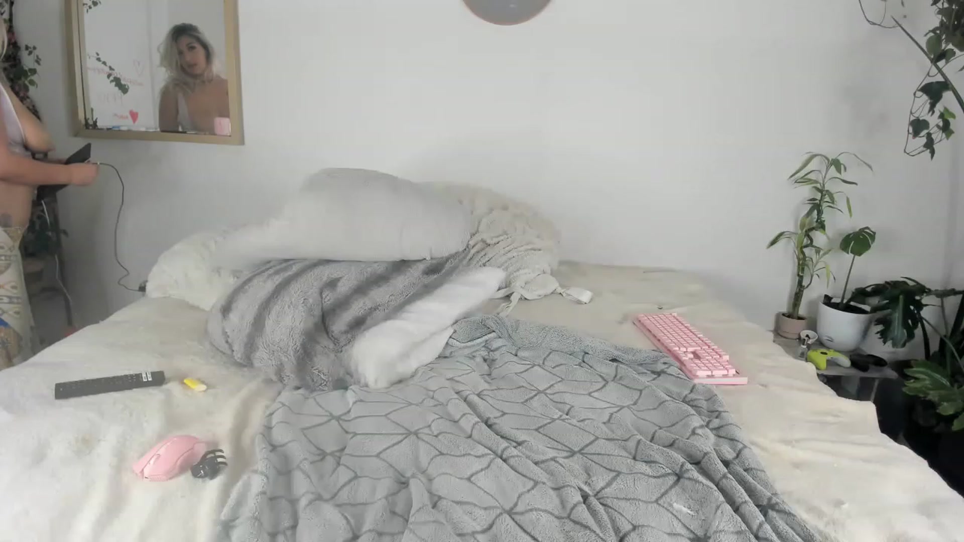 Gallery image thumbnail from CloeClover's myfreecams stream on, 11/29/2022, 05:59 image 5 of 20