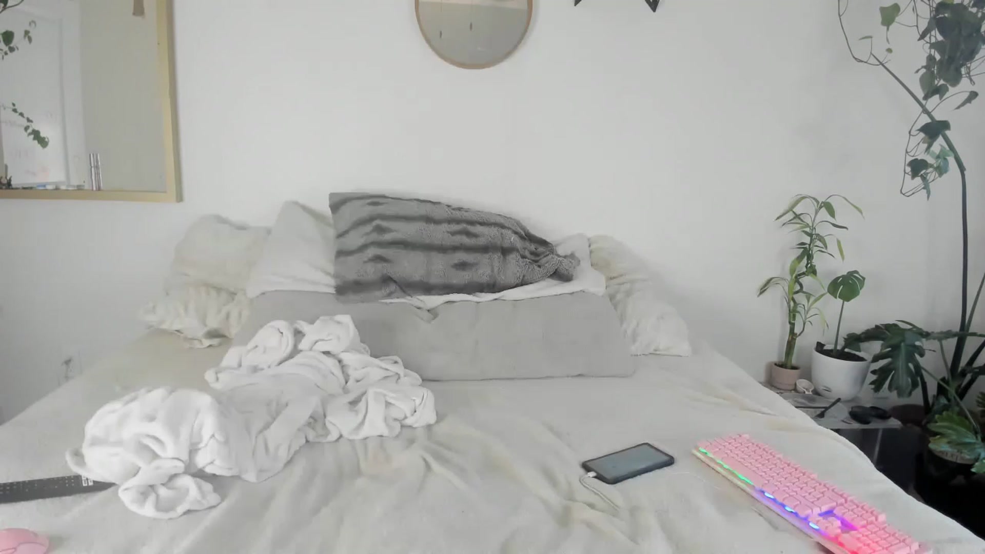 Gallery image thumbnail from CloeClover's myfreecams stream on, 11/30/2022, 23:19 image 18 of 20