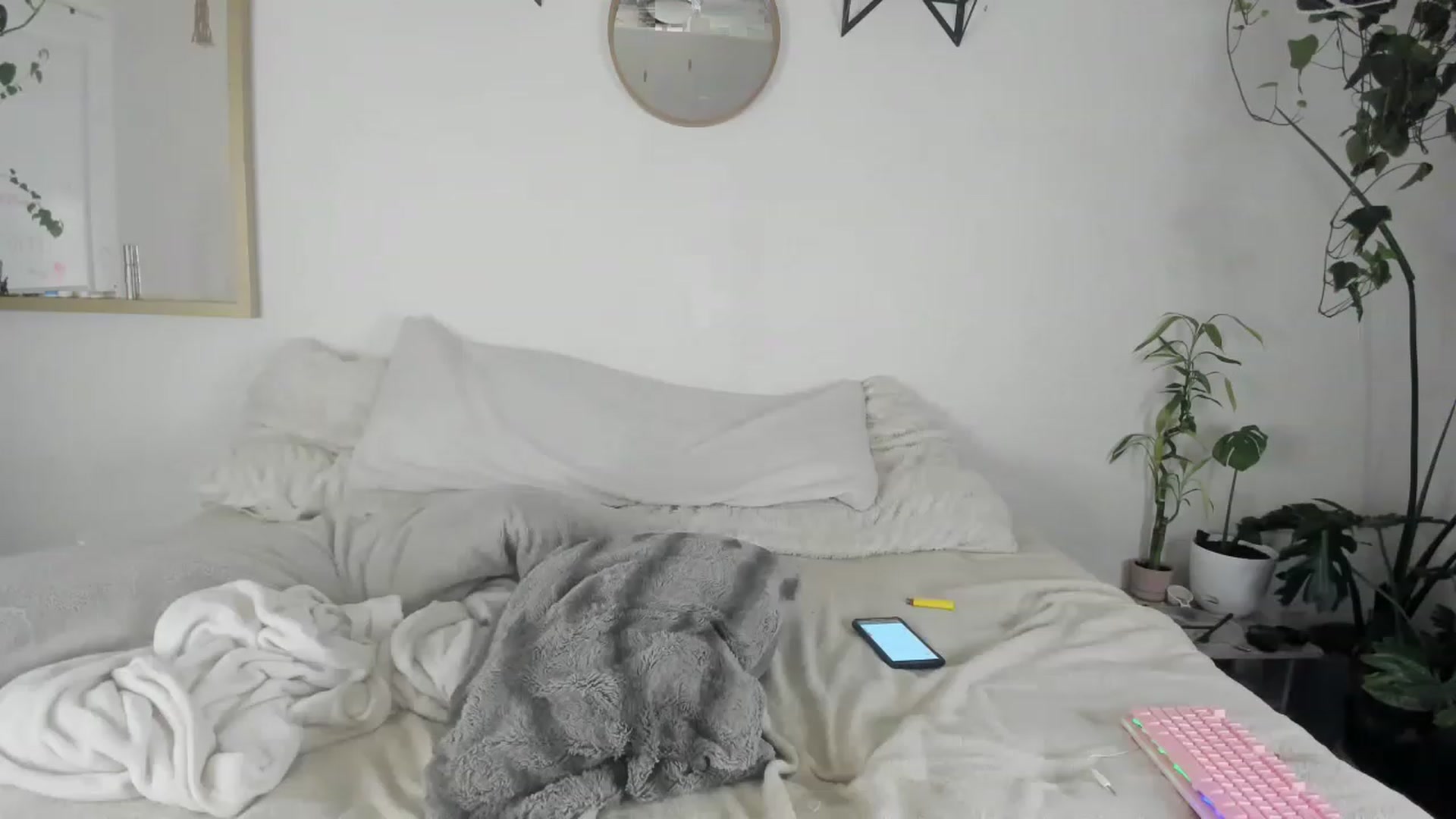 Gallery image thumbnail from CloeClover's myfreecams stream on, 12/01/2022, 24:49 image 2 of 20