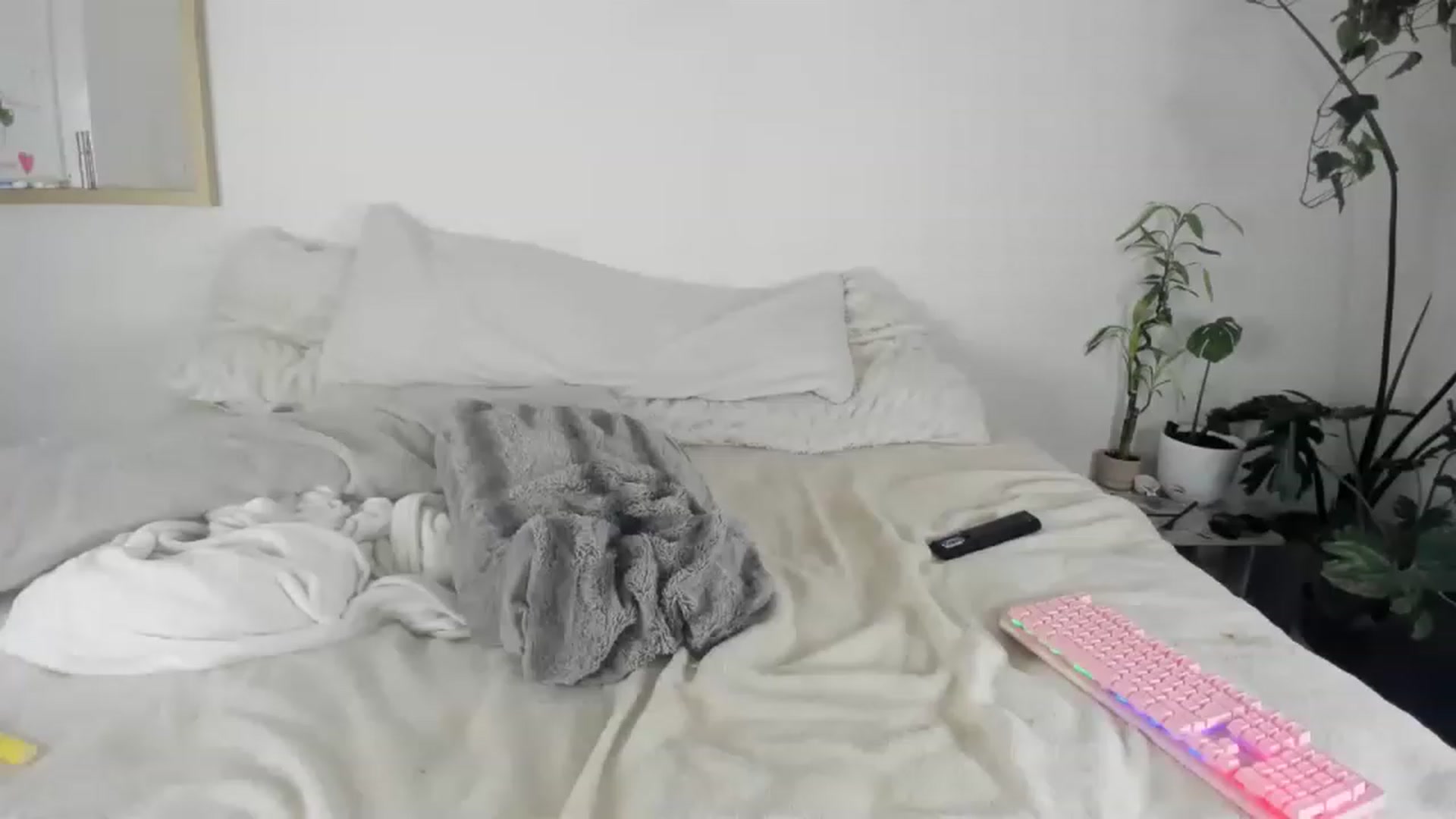 Gallery image thumbnail from CloeClover's myfreecams stream on, 12/01/2022, 01:08 image 1 of 20