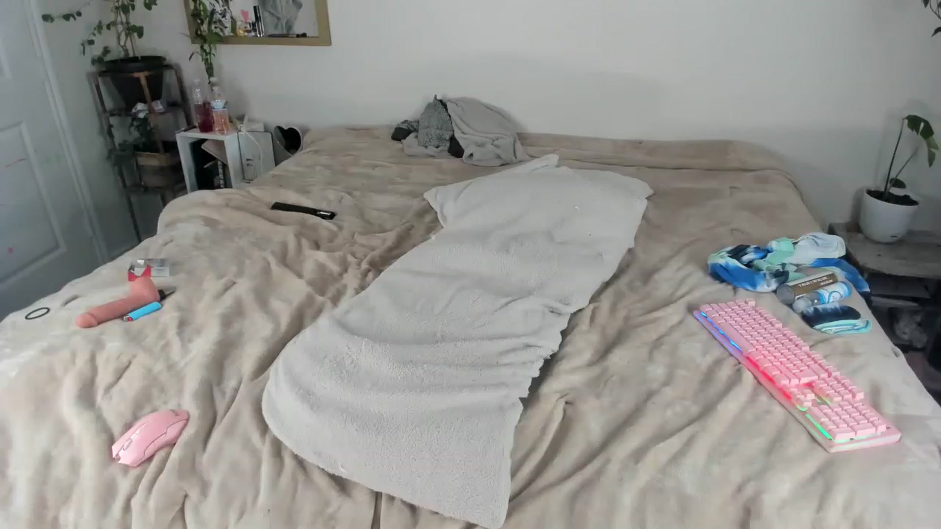 Gallery image thumbnail from CloeClover's myfreecams stream on, 01/02/2023, 11:42 image 12 of 20
