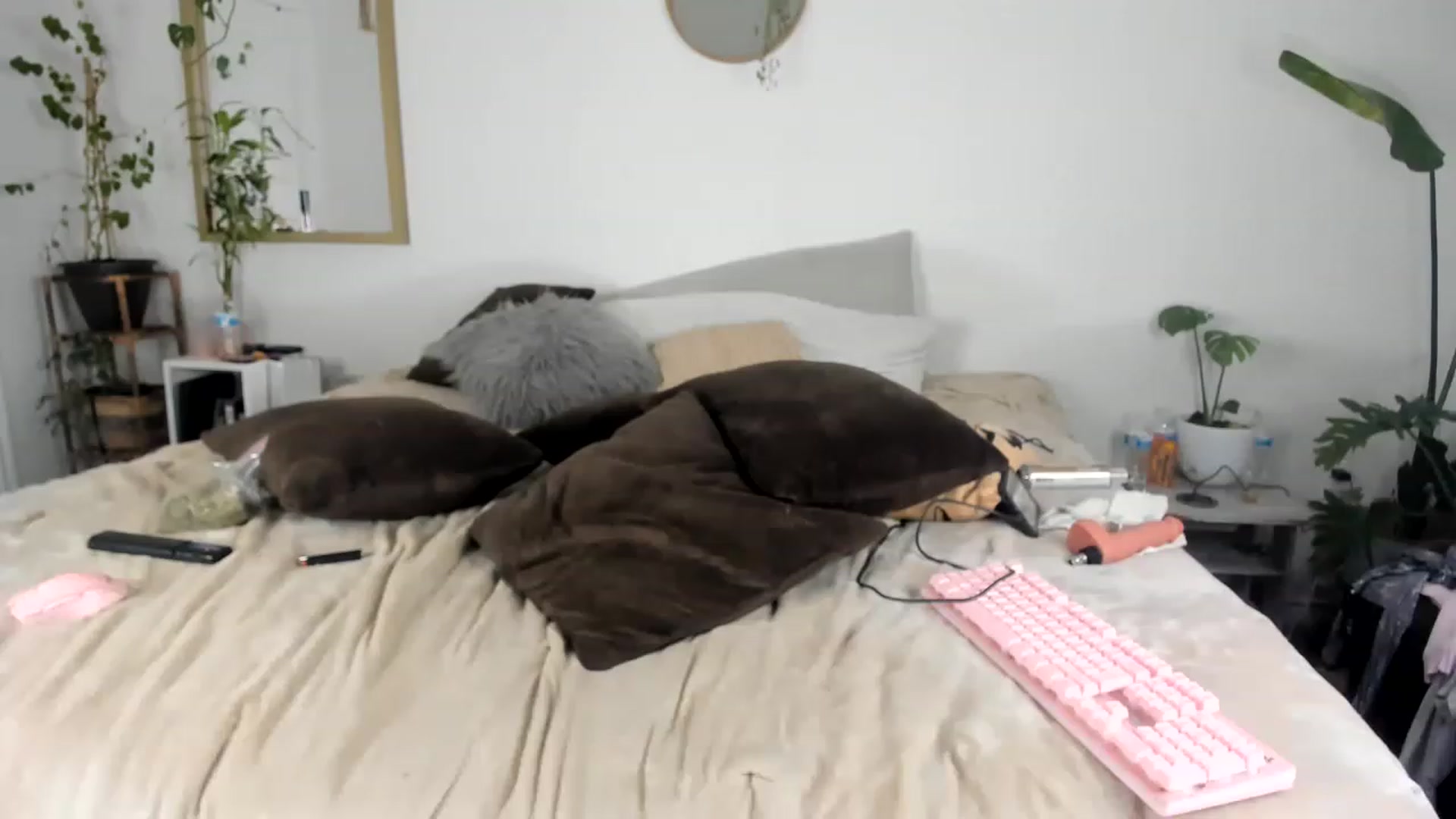 Gallery image thumbnail from CloeClover's myfreecams stream on, 01/21/2023, 10:08 image 17 of 20