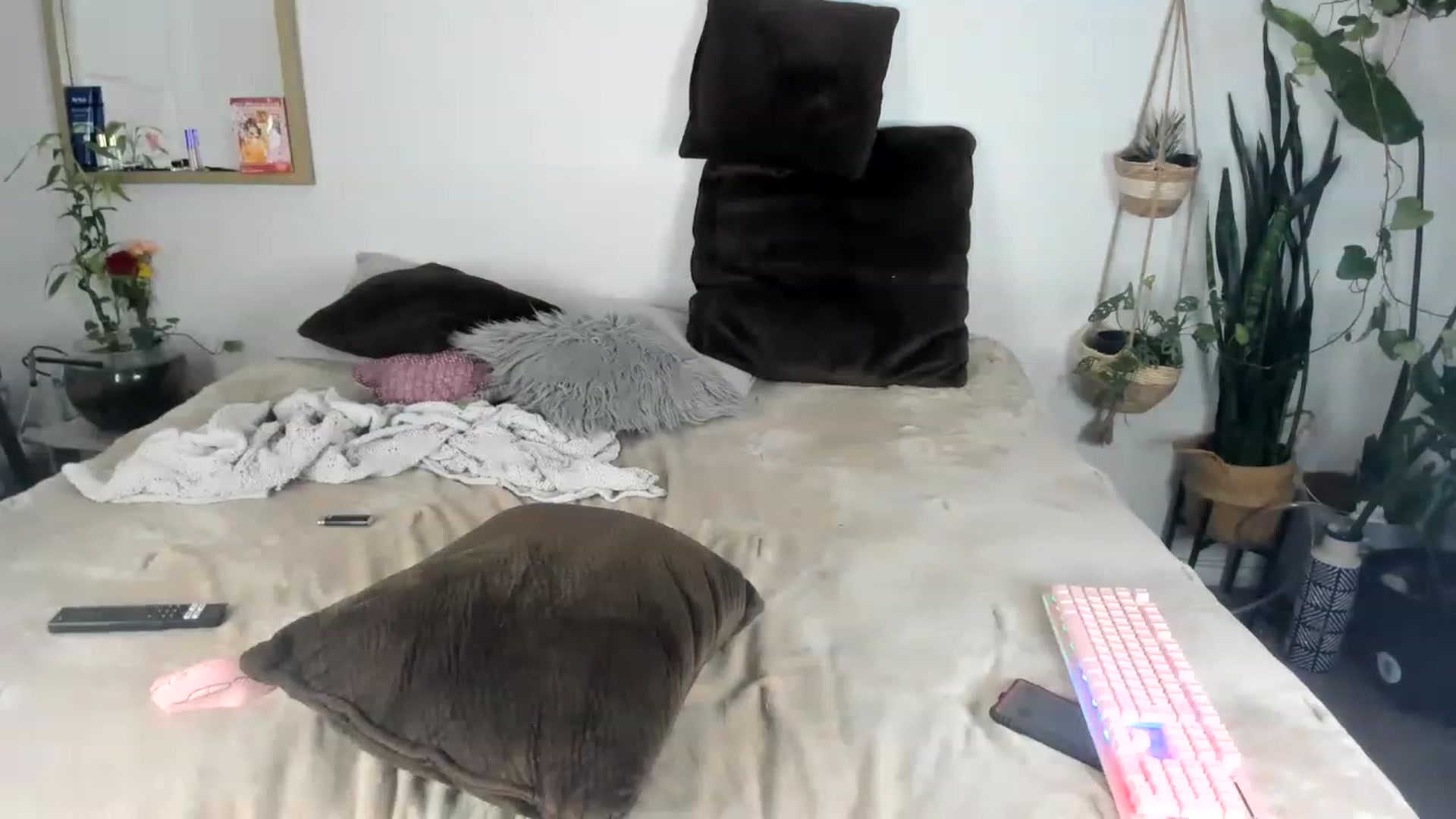 Gallery image thumbnail from CloeClover's myfreecams stream on, 01/30/2023, 10:51 image 9 of 20