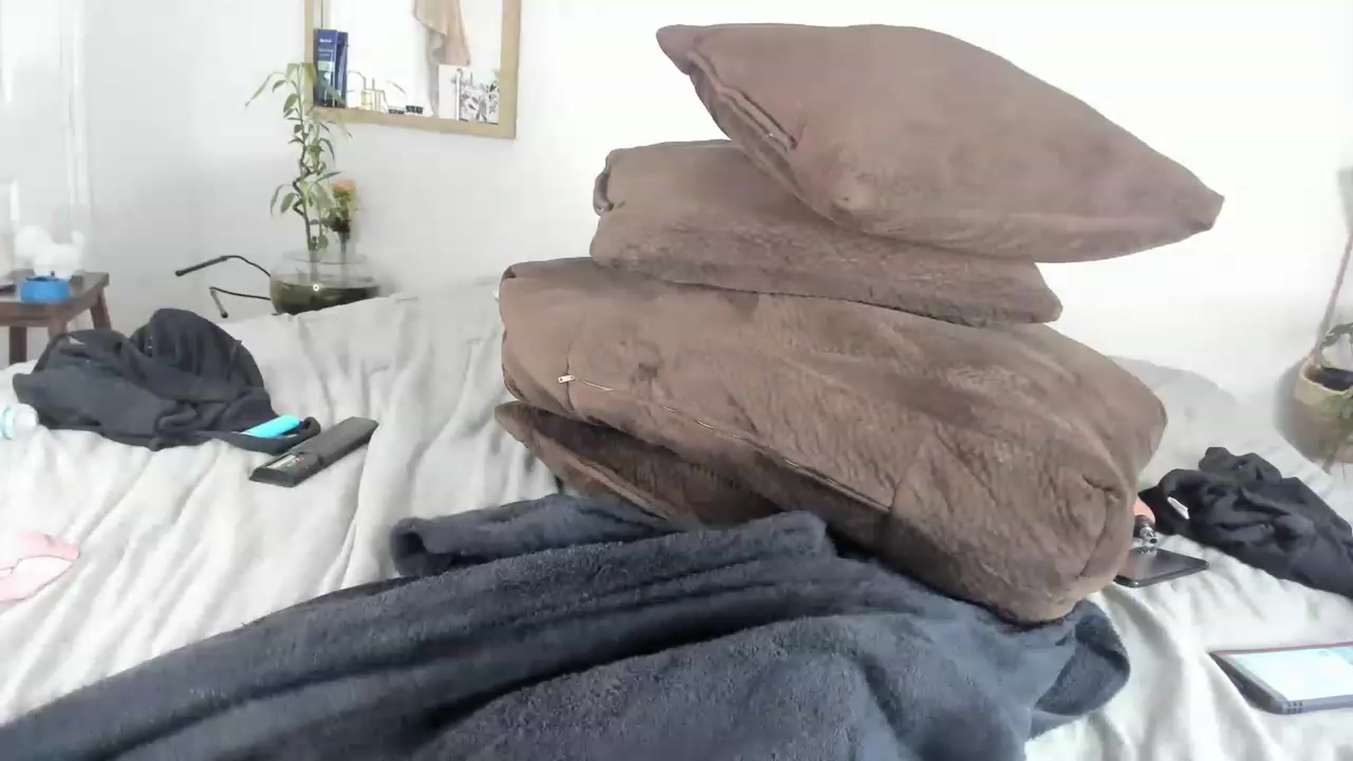 Gallery image thumbnail from CloeClover's myfreecams stream on, 02/05/2023, 10:43 image 18 of 20