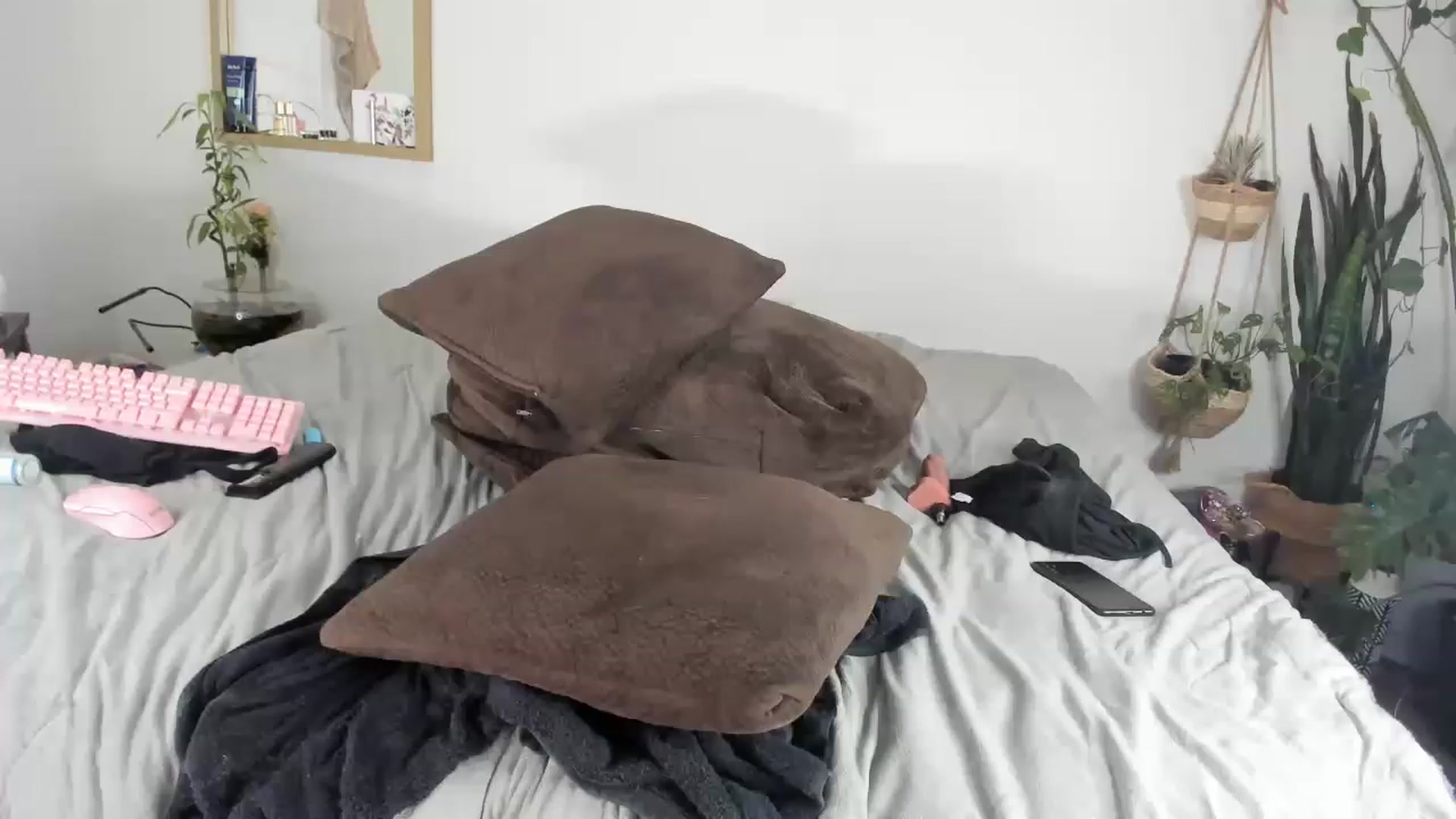 Gallery image thumbnail from CloeClover's myfreecams stream on, 02/05/2023, 11:26 image 5 of 20