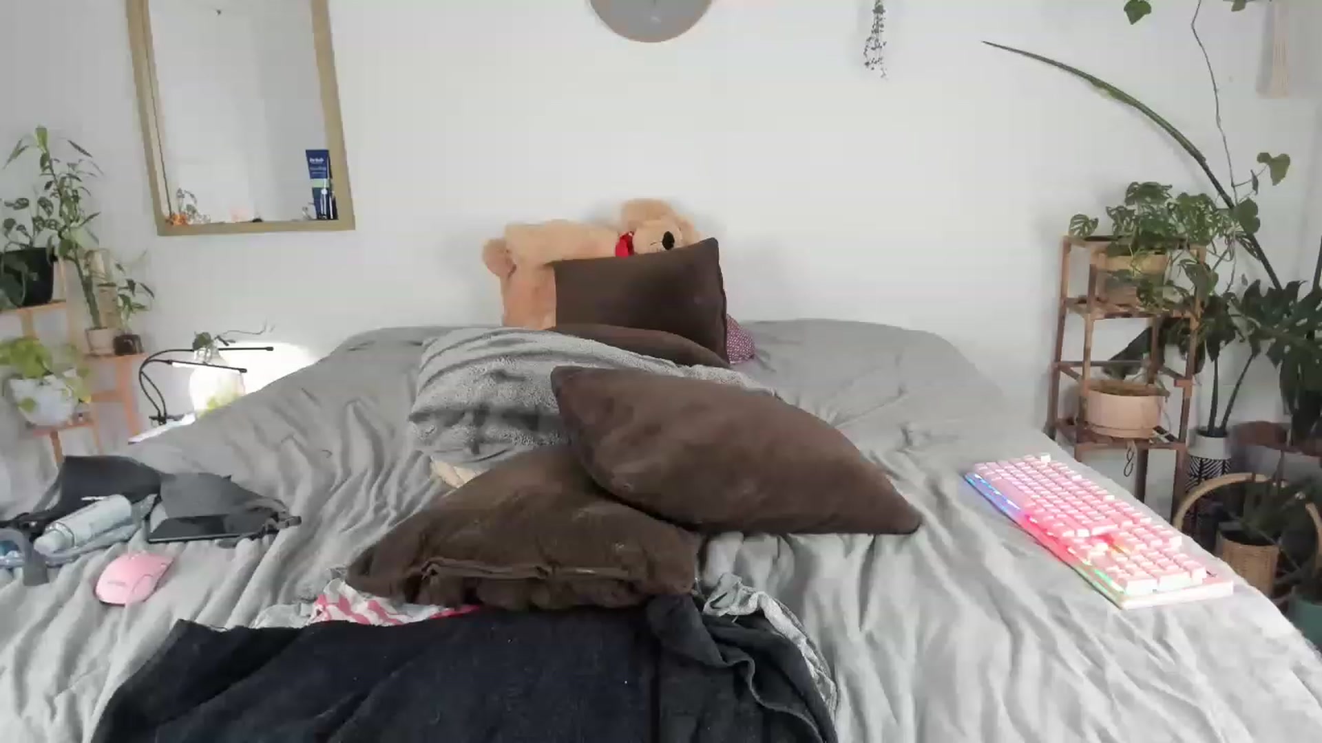 Gallery image thumbnail from CloeClover's myfreecams stream on, 02/12/2023, 09:16 image 13 of 20