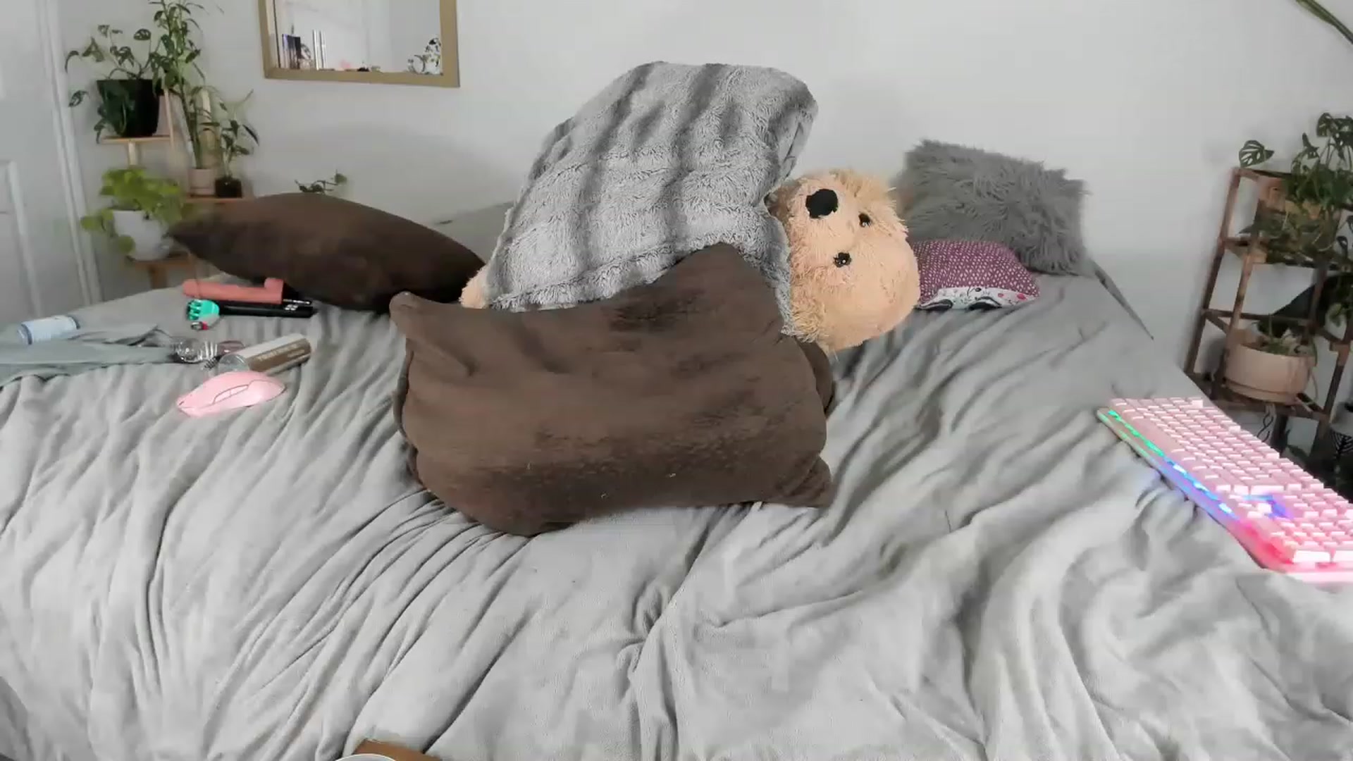 Gallery image thumbnail from CloeClover's myfreecams stream on, 02/14/2023, 08:52 image 15 of 20