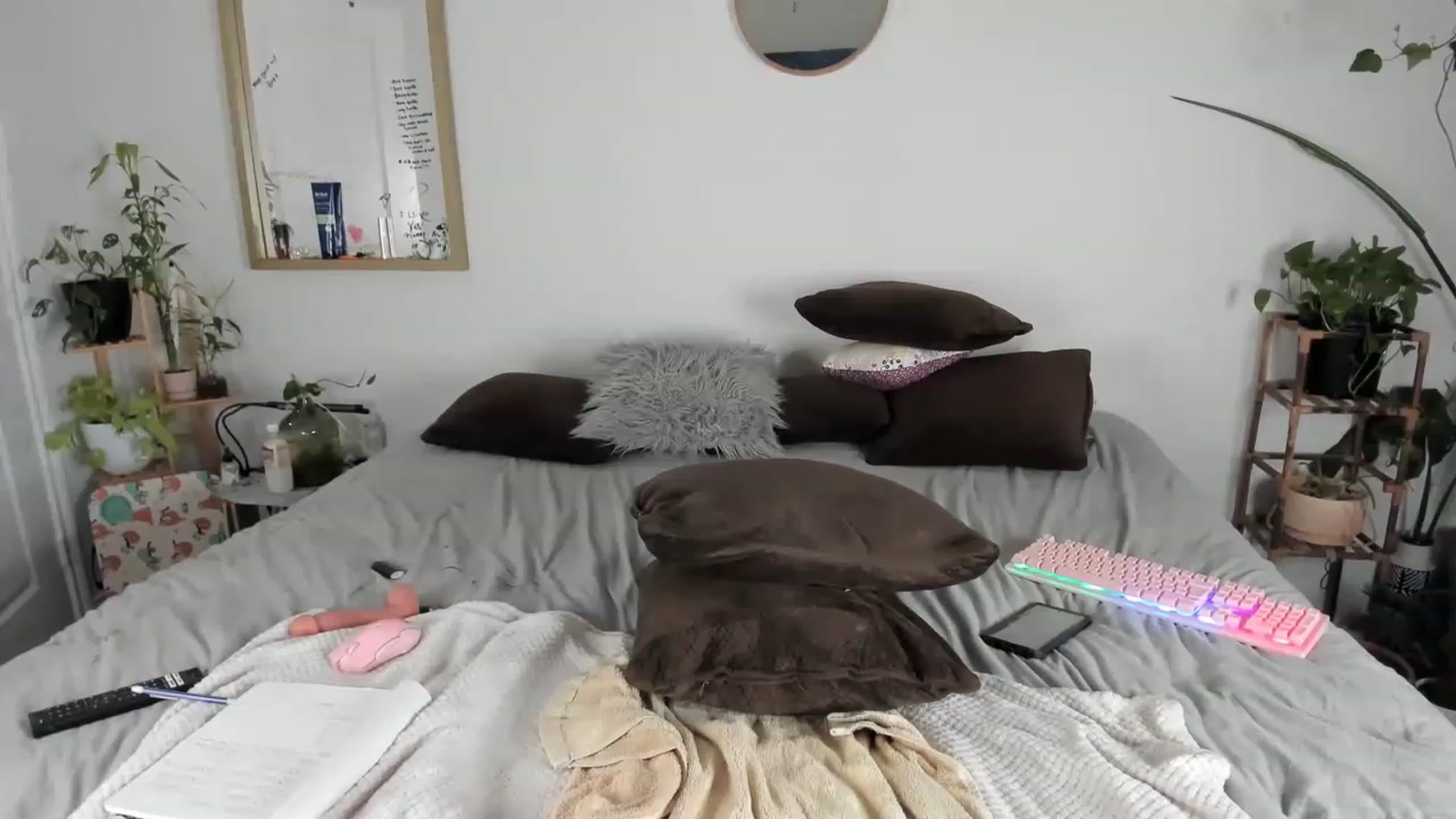 Gallery image thumbnail from CloeClover's myfreecams stream on, 02/16/2023, 09:45 image 20 of 20