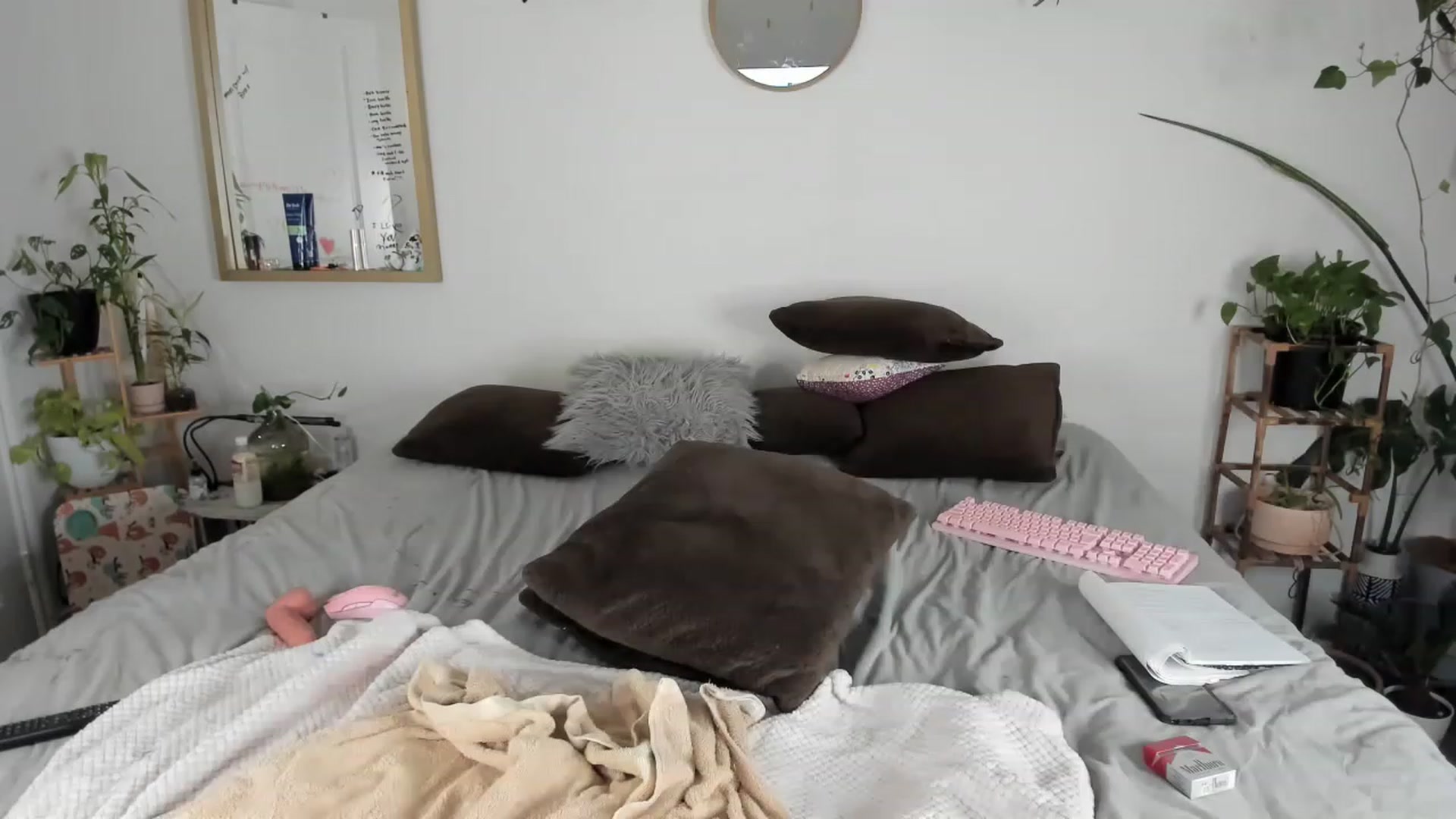 Gallery image thumbnail from CloeClover's myfreecams stream on, 02/16/2023, 10:56 image 8 of 20
