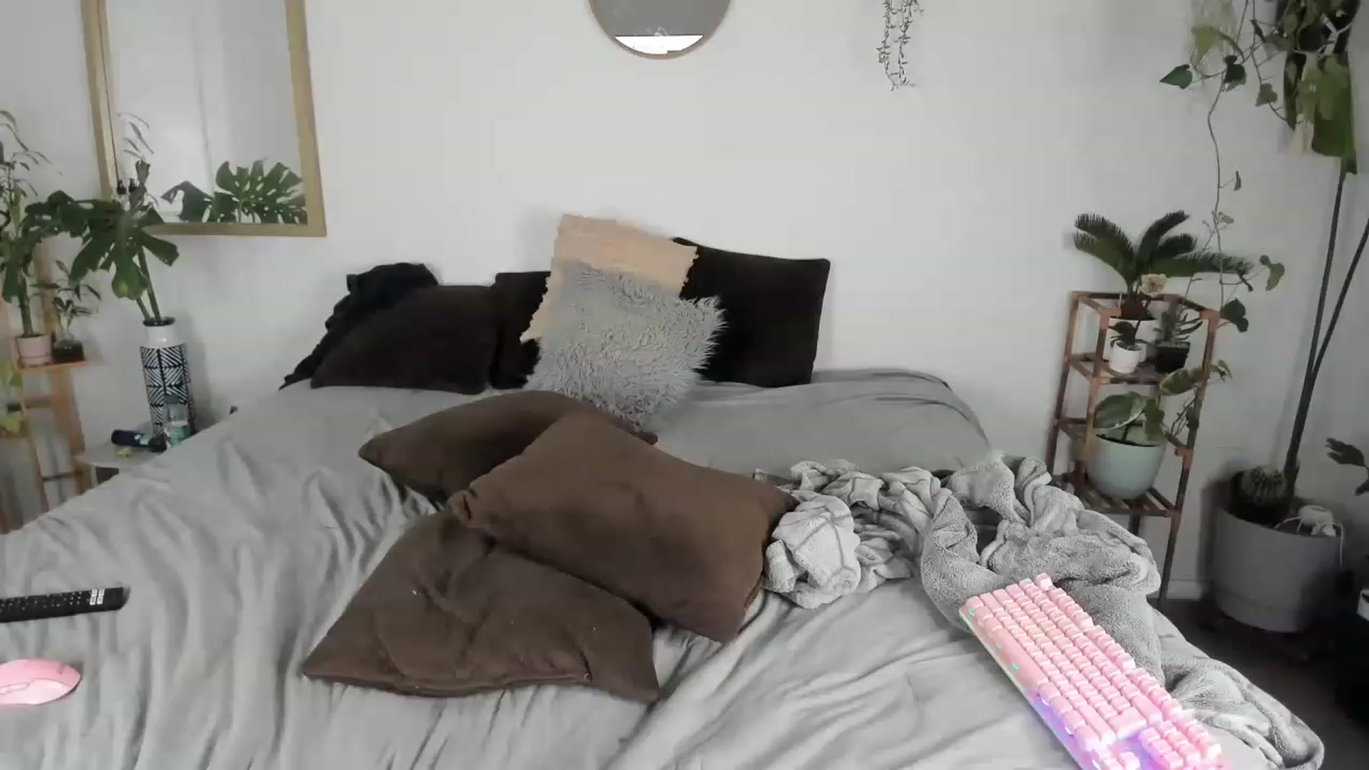 Gallery image thumbnail from CloeClover's myfreecams stream on, 03/04/2023, 09:18 image 2 of 20