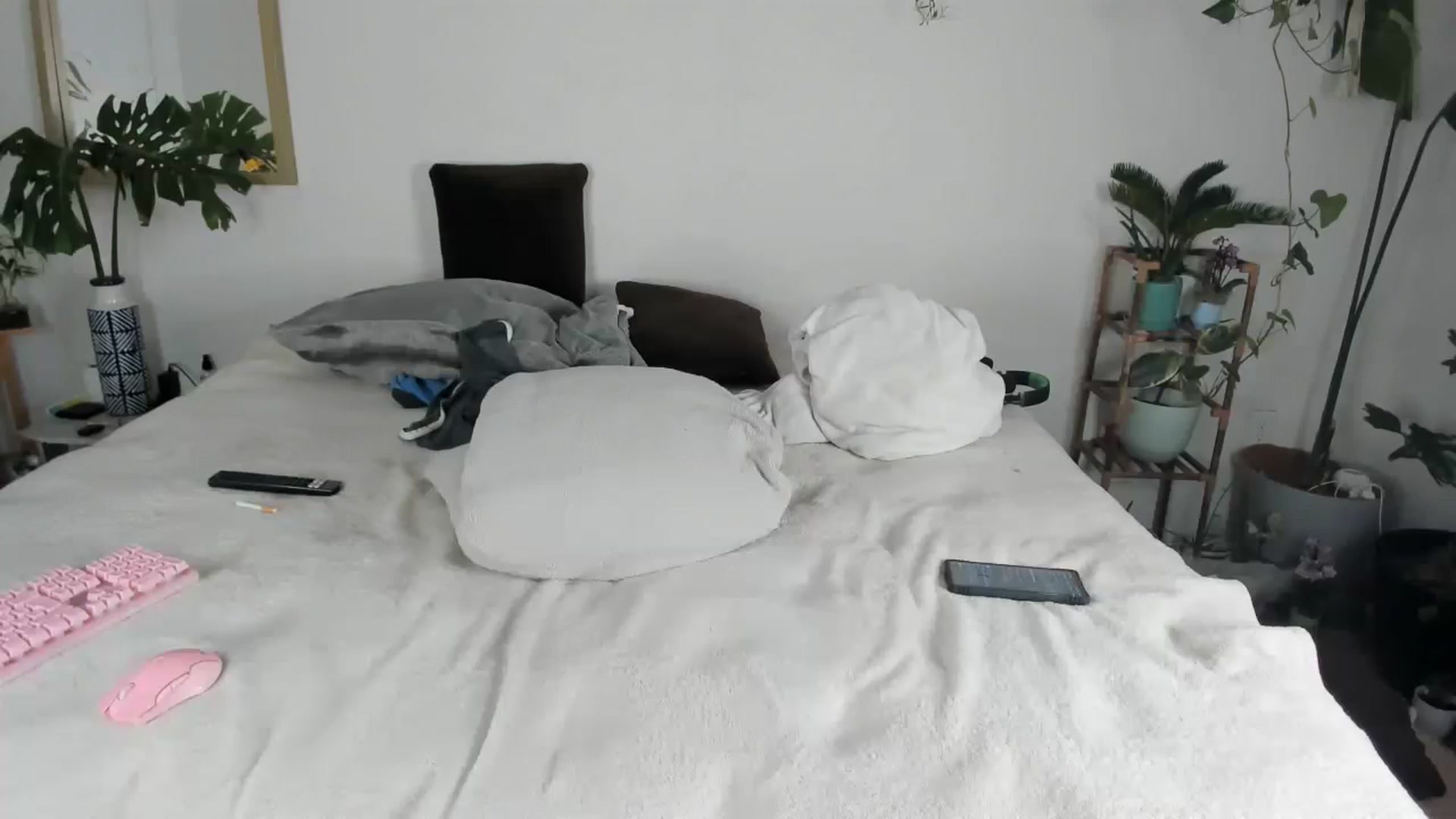 Gallery image thumbnail from CloeClover's myfreecams stream on, 03/07/2023, 12:27 image 7 of 20