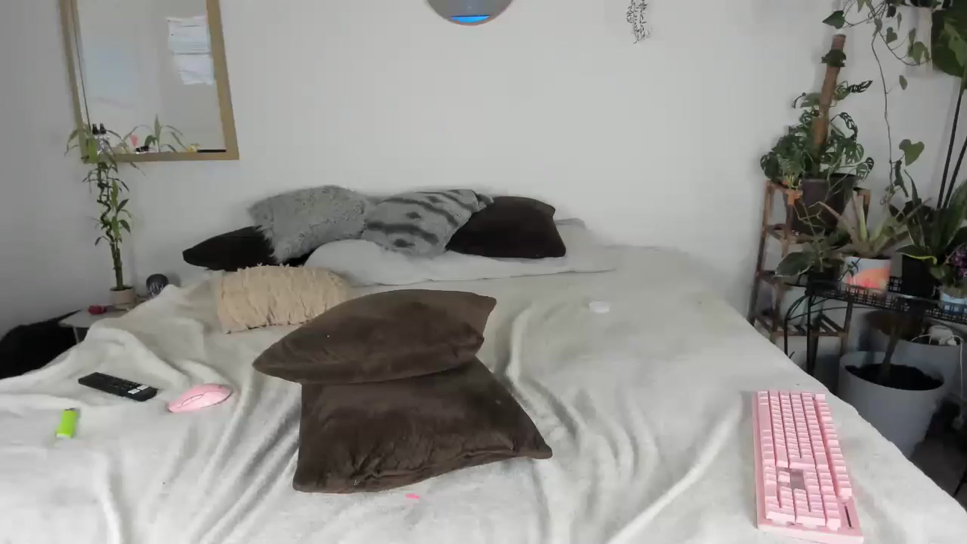 Gallery image thumbnail from CloeClover's myfreecams stream on, 03/11/2023, 08:55 image 2 of 20