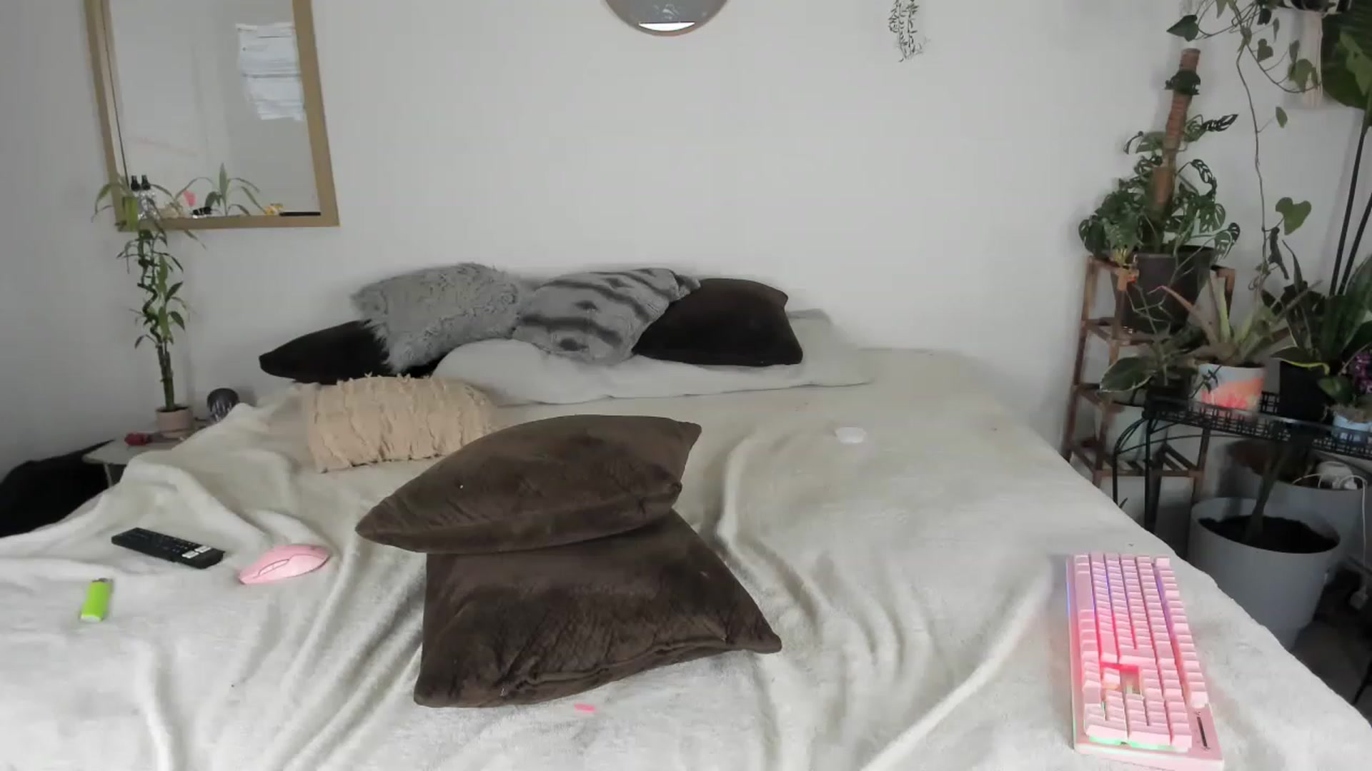 Gallery image thumbnail from CloeClover's myfreecams stream on, 03/11/2023, 08:55 image 1 of 20