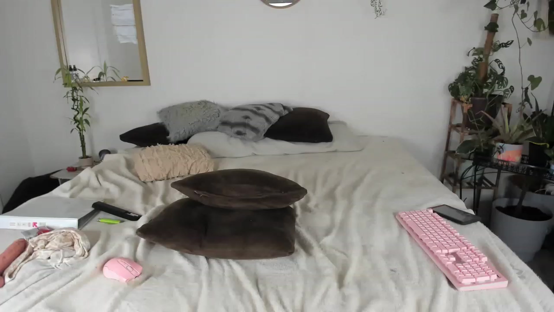 Gallery image thumbnail from CloeClover's myfreecams stream on, 03/11/2023, 11:26 image 11 of 20