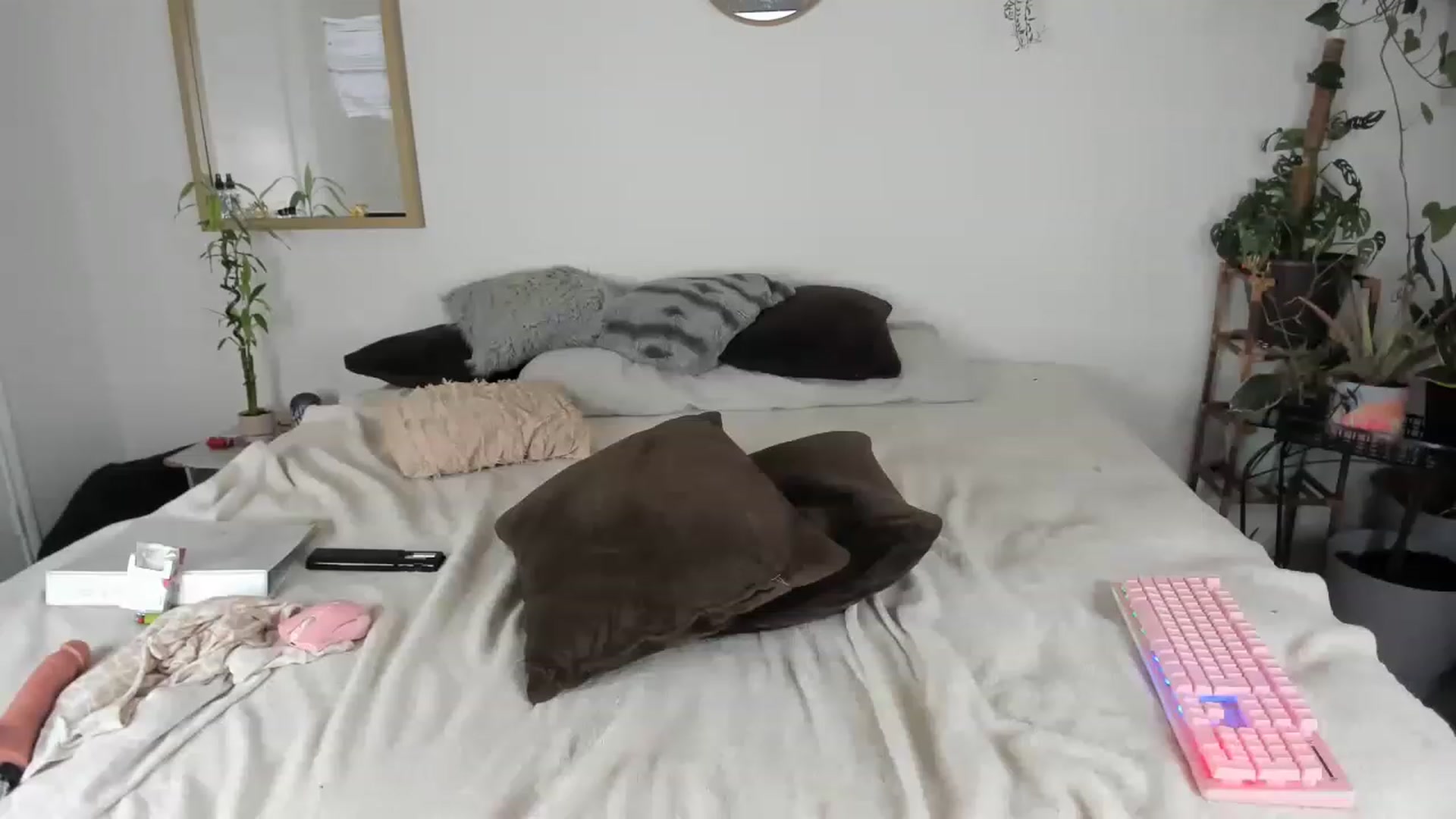 Gallery image thumbnail from CloeClover's myfreecams stream on, 03/11/2023, 13:02 image 16 of 20