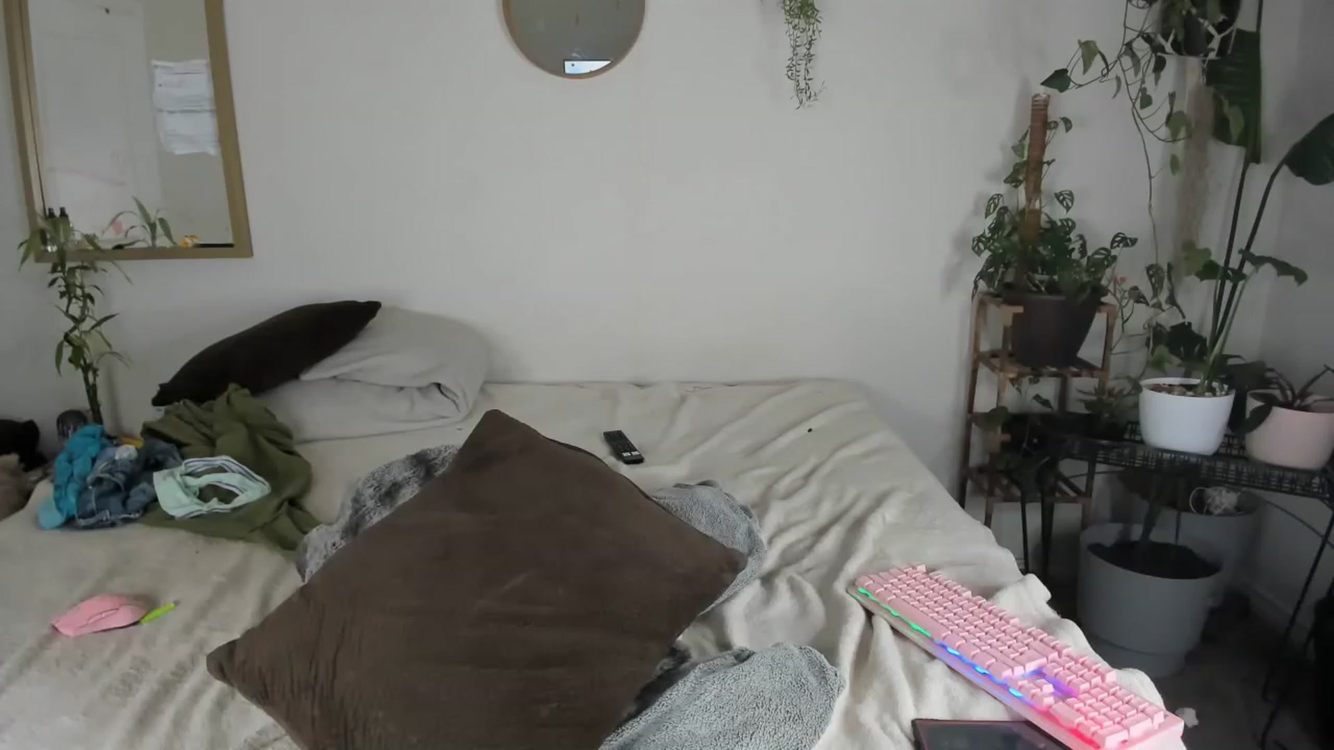 Gallery image thumbnail from CloeClover's myfreecams stream on, 03/14/2023, 09:36 image 18 of 20