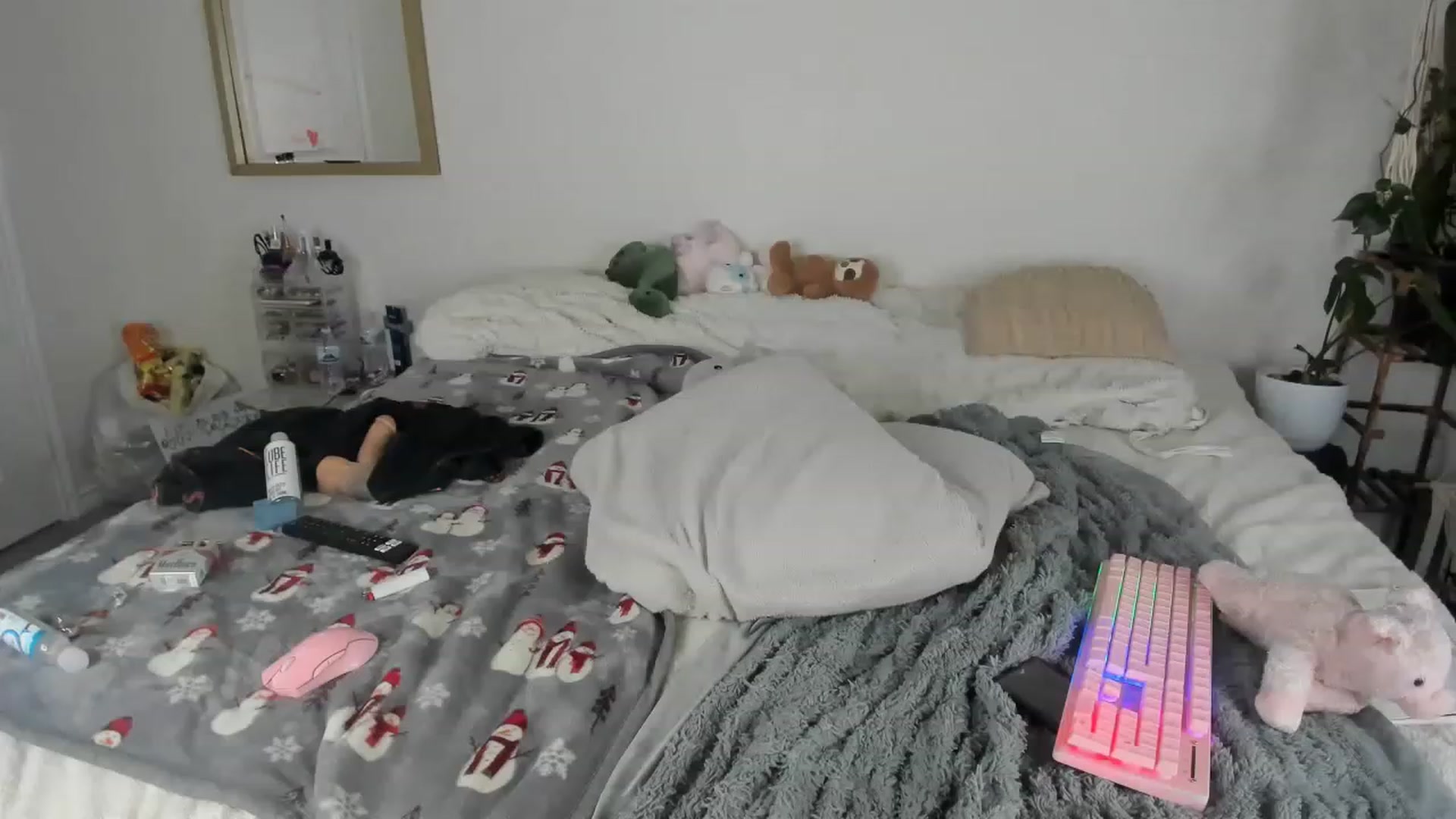 Gallery image thumbnail from CloeClover's myfreecams stream on, 05/14/2023, 03:38 image 6 of 20