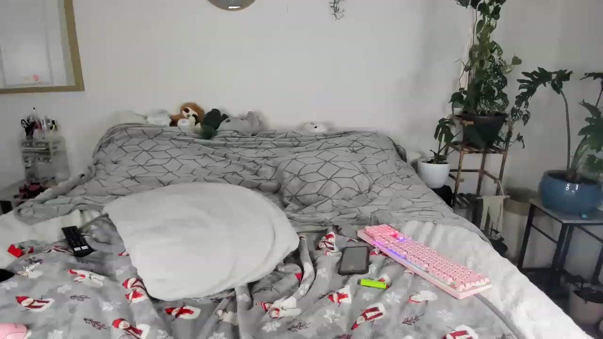 Gallery image thumbnail from CloeClover's myfreecams stream on, 05/16/2023, 10:26 image 9 of 20