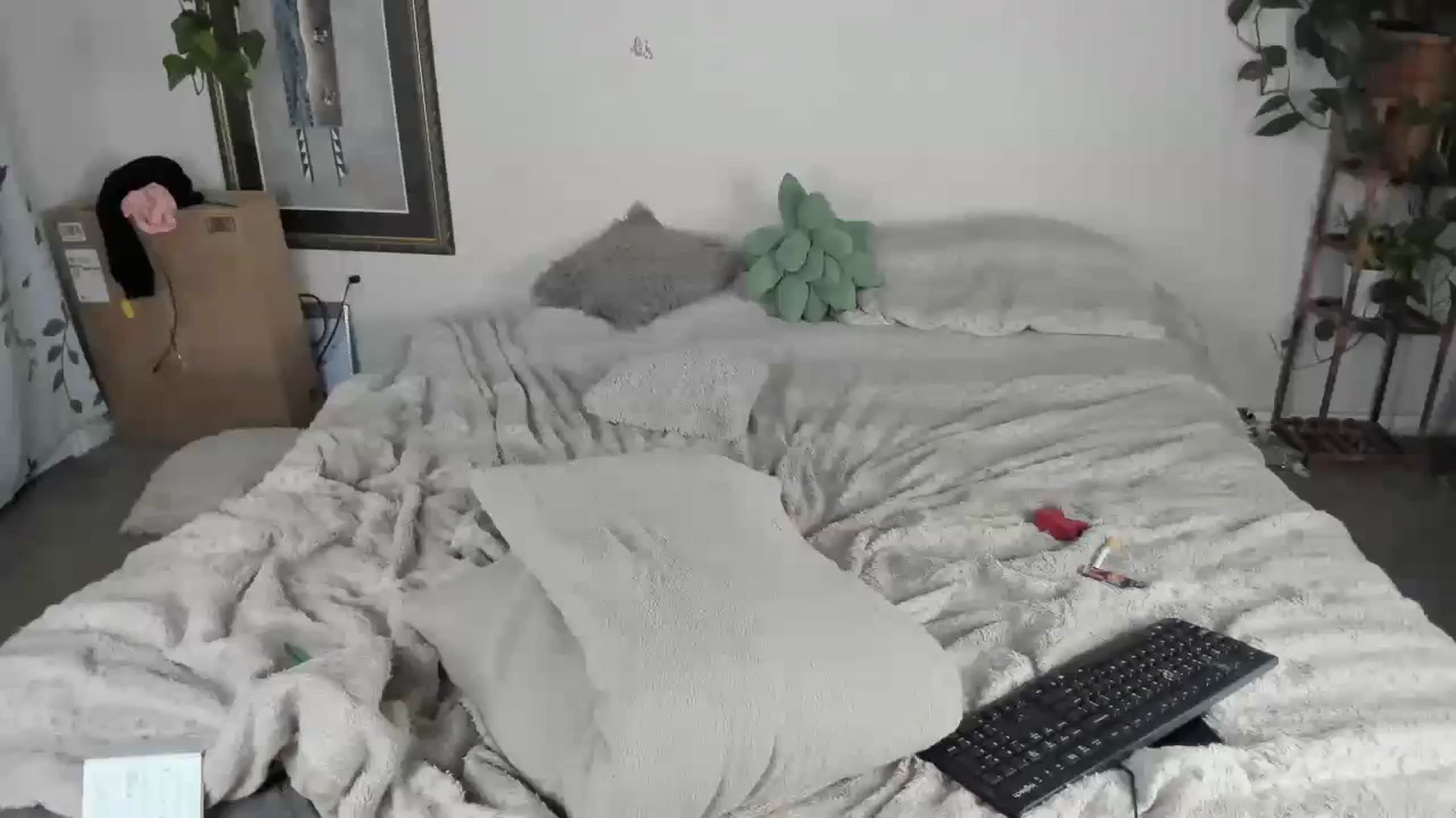 Gallery image thumbnail from CloeClover's myfreecams stream on, 01/01/2024, 13:19 image 18 of 20