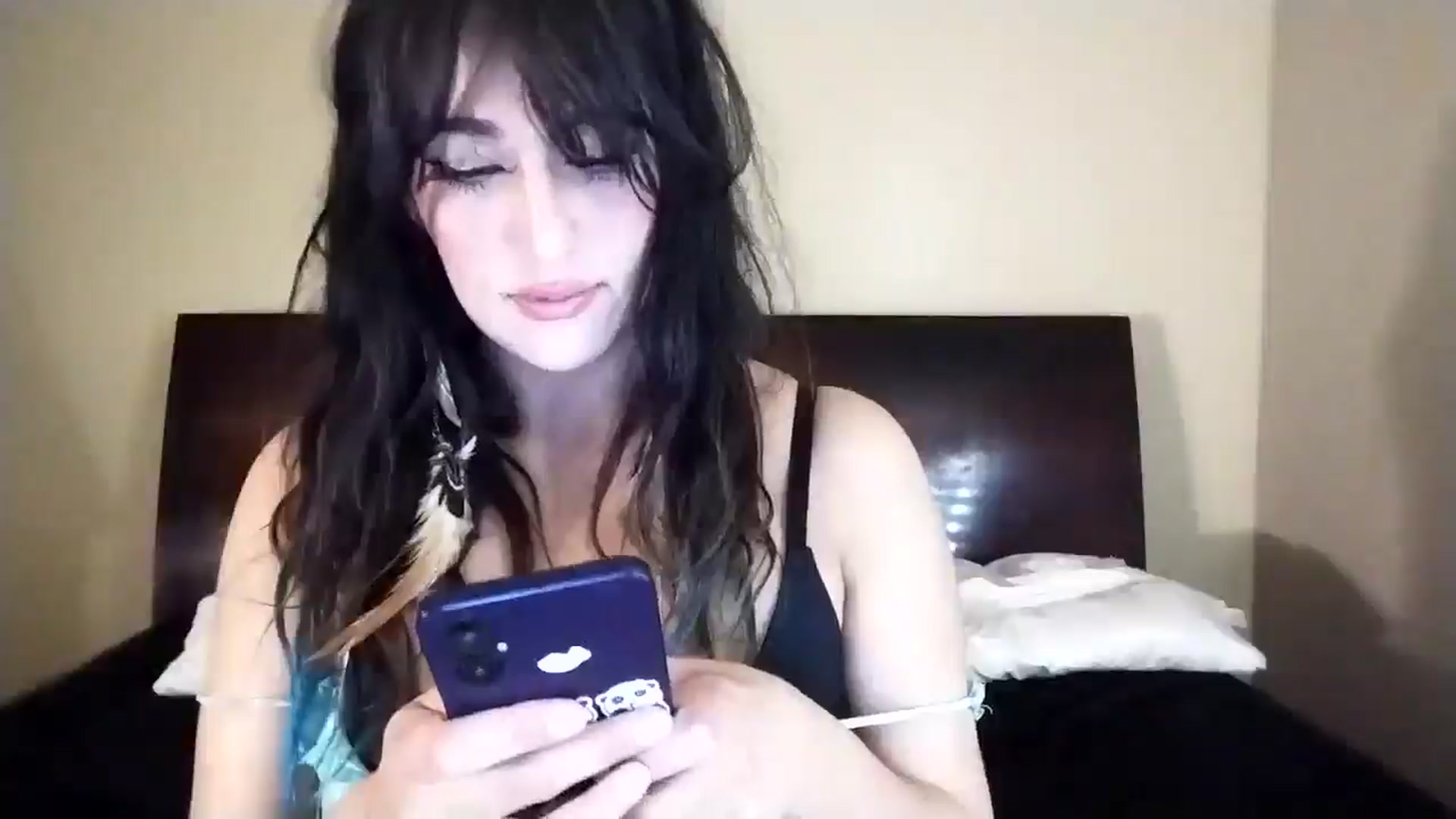 Gallery image thumbnail from CloeClover's myfreecams stream on, 04/27/2025, 10:59 image 7 of 20