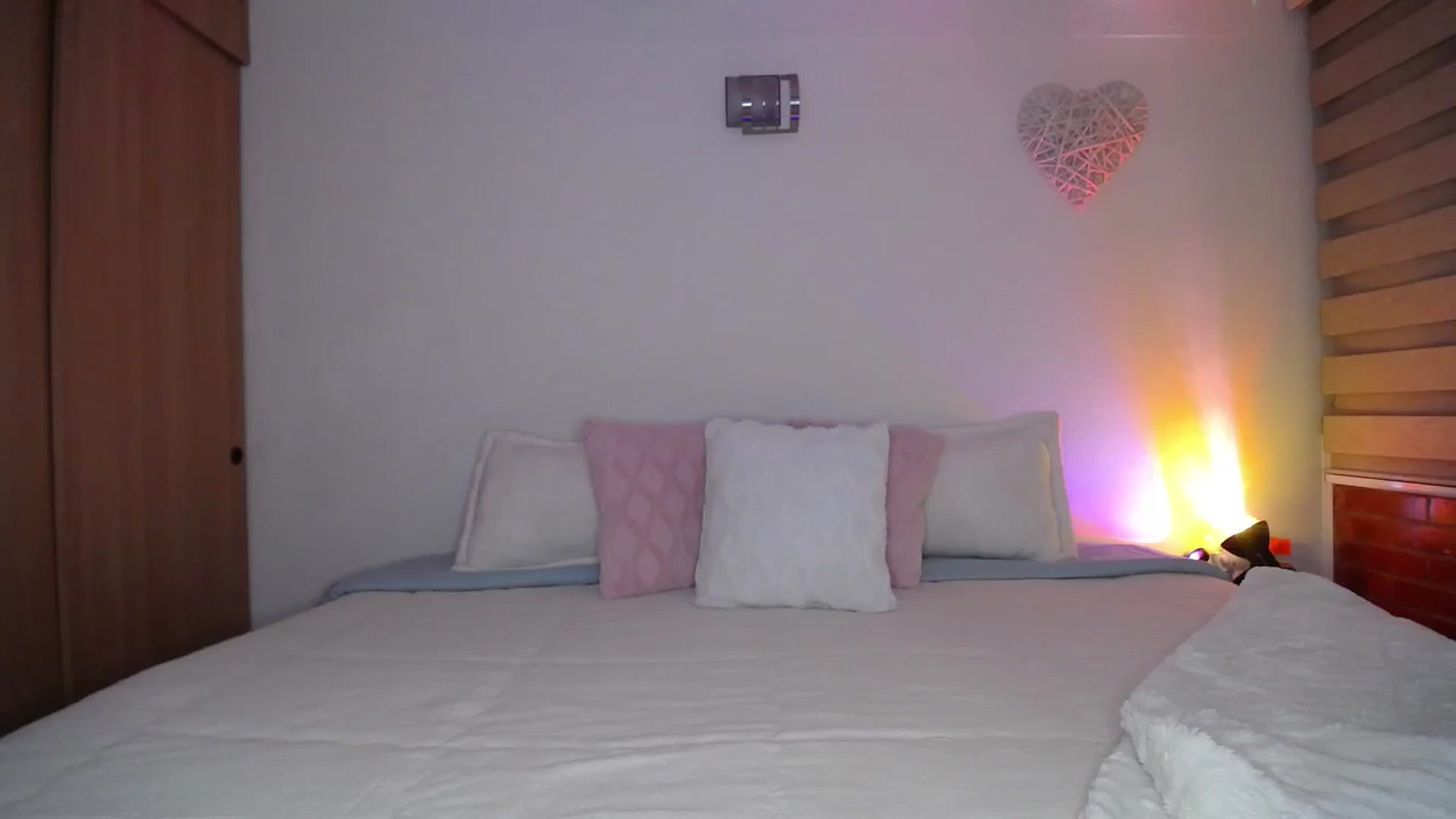 Gallery image thumbnail from Cloud_latin's myfreecams stream on, 06/09/2025, 03:17 image 7 of 20