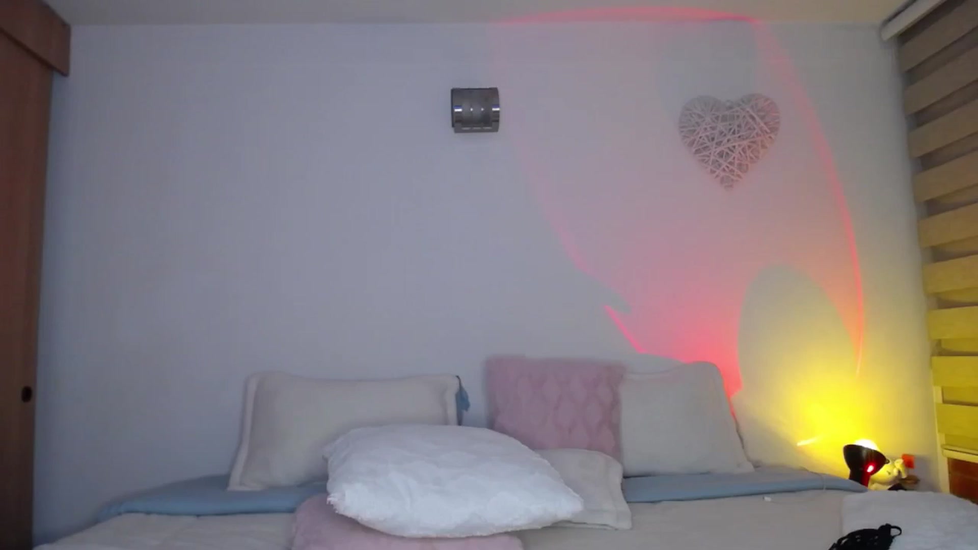Gallery image thumbnail from Cloud_latin's myfreecams stream on, 06/13/2025, 05:43 image 6 of 20