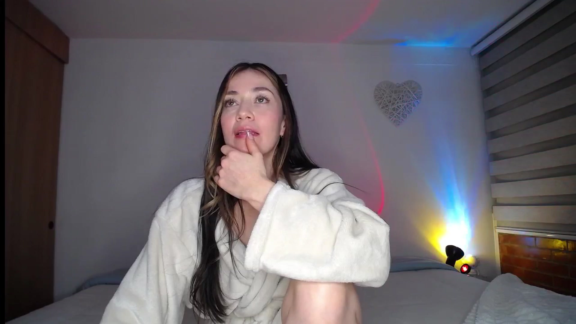 Gallery image thumbnail from Cloud_latin's myfreecams stream on, 06/18/2025, 05:11 image 16 of 20