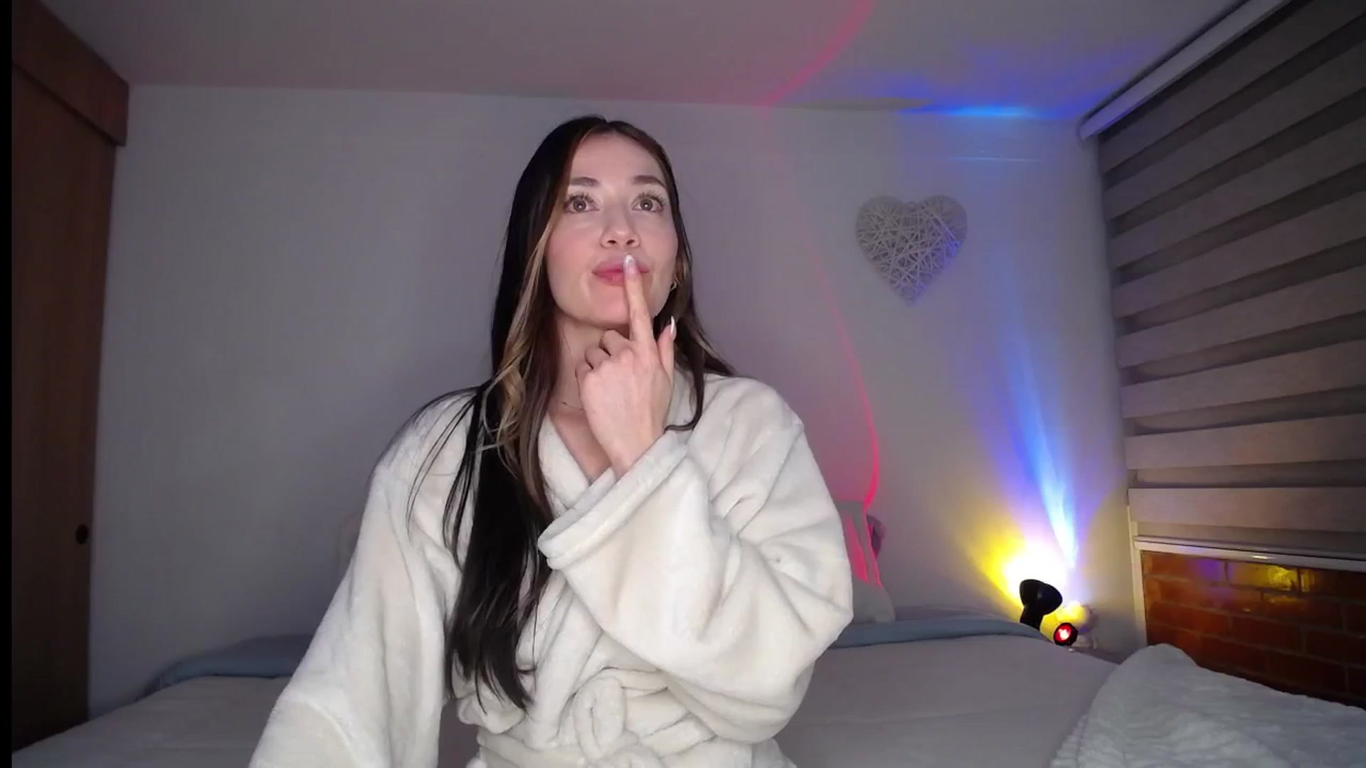 Gallery image thumbnail from Cloud_latin's myfreecams stream on, 06/18/2025, 05:11 image 7 of 20