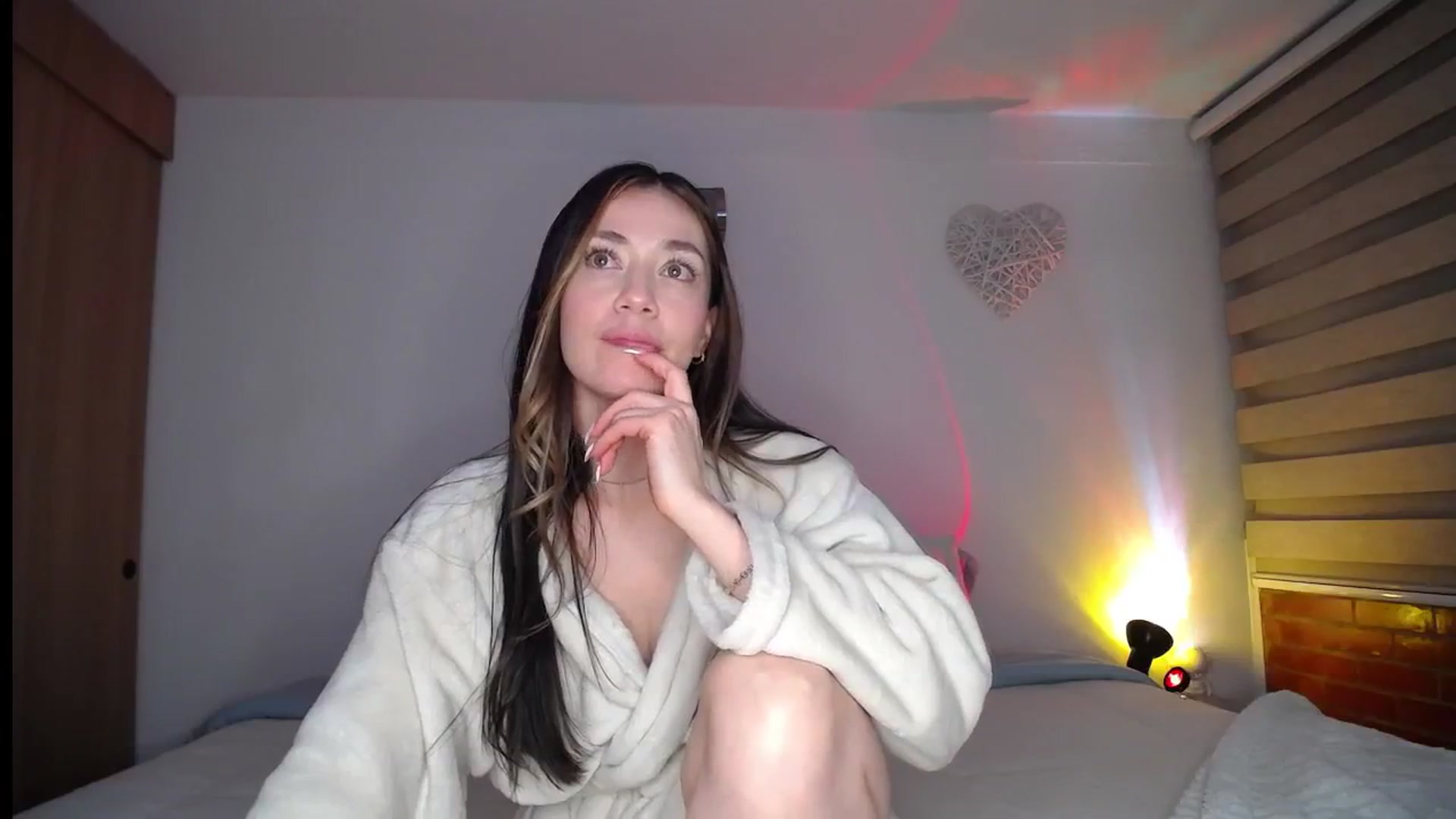 Gallery image thumbnail from Cloud_latin's myfreecams stream on, 06/18/2025, 05:11 image 15 of 20