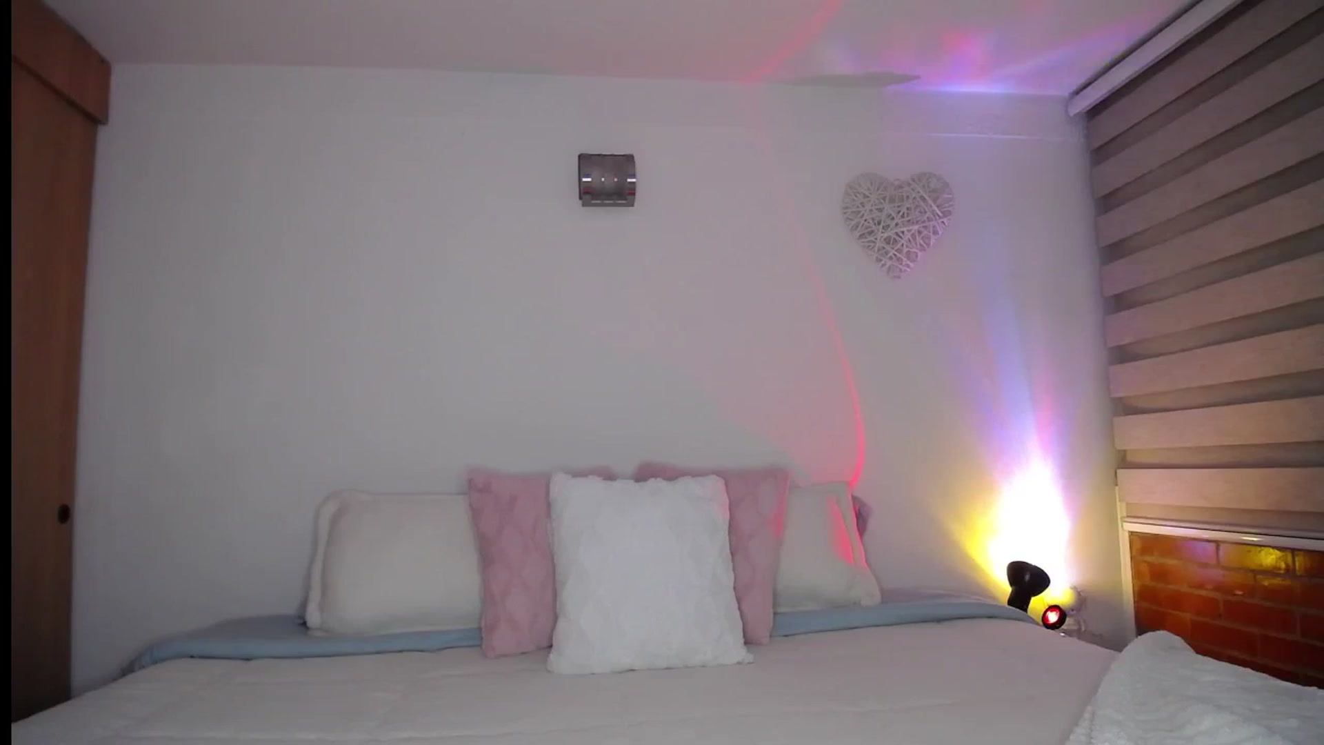 Gallery image thumbnail from Cloud_latin's myfreecams stream on, 06/18/2025, 05:11 image 3 of 20