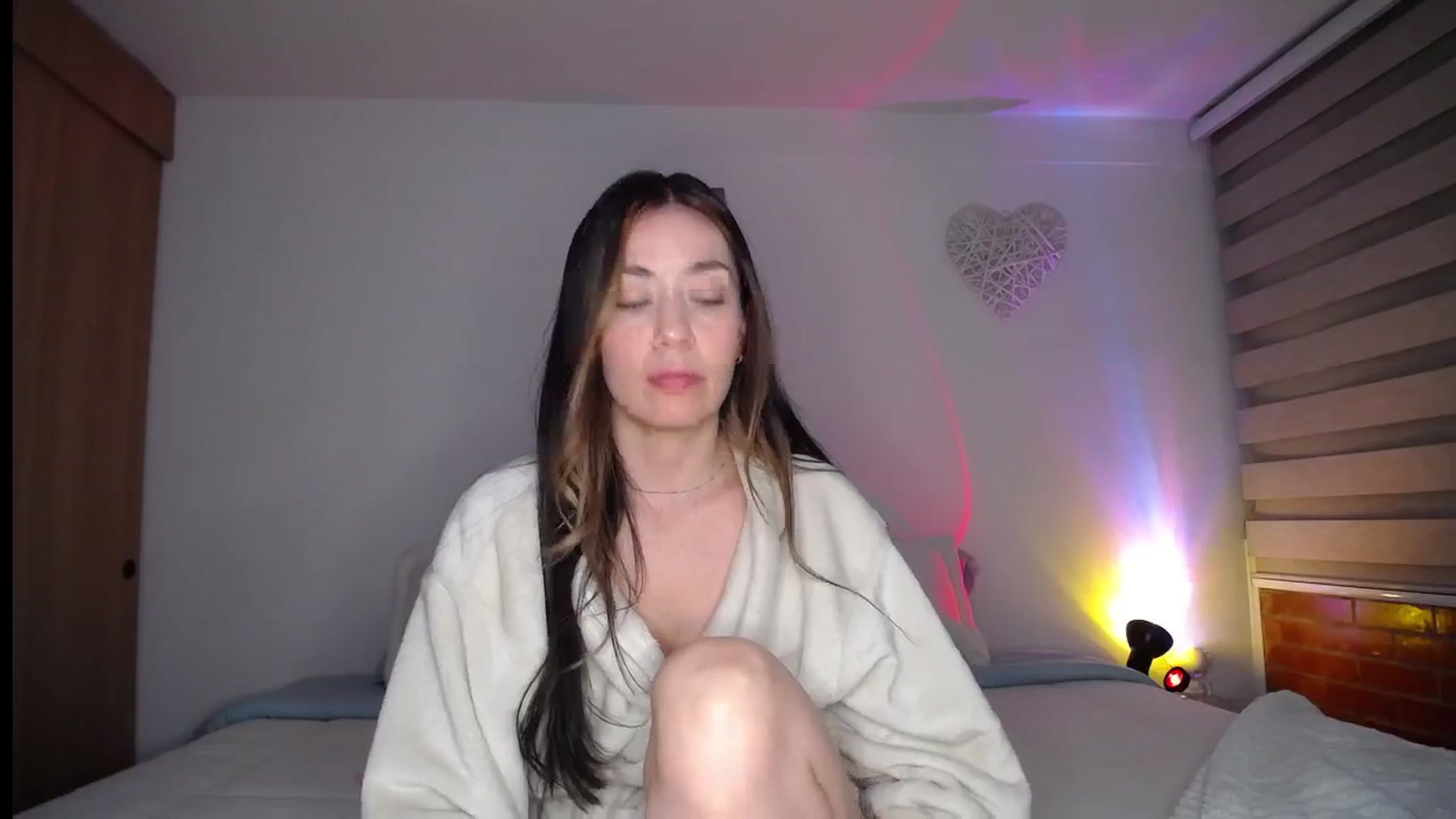 Gallery image thumbnail from Cloud_latin's myfreecams stream on, 06/18/2025, 05:11 image 18 of 20