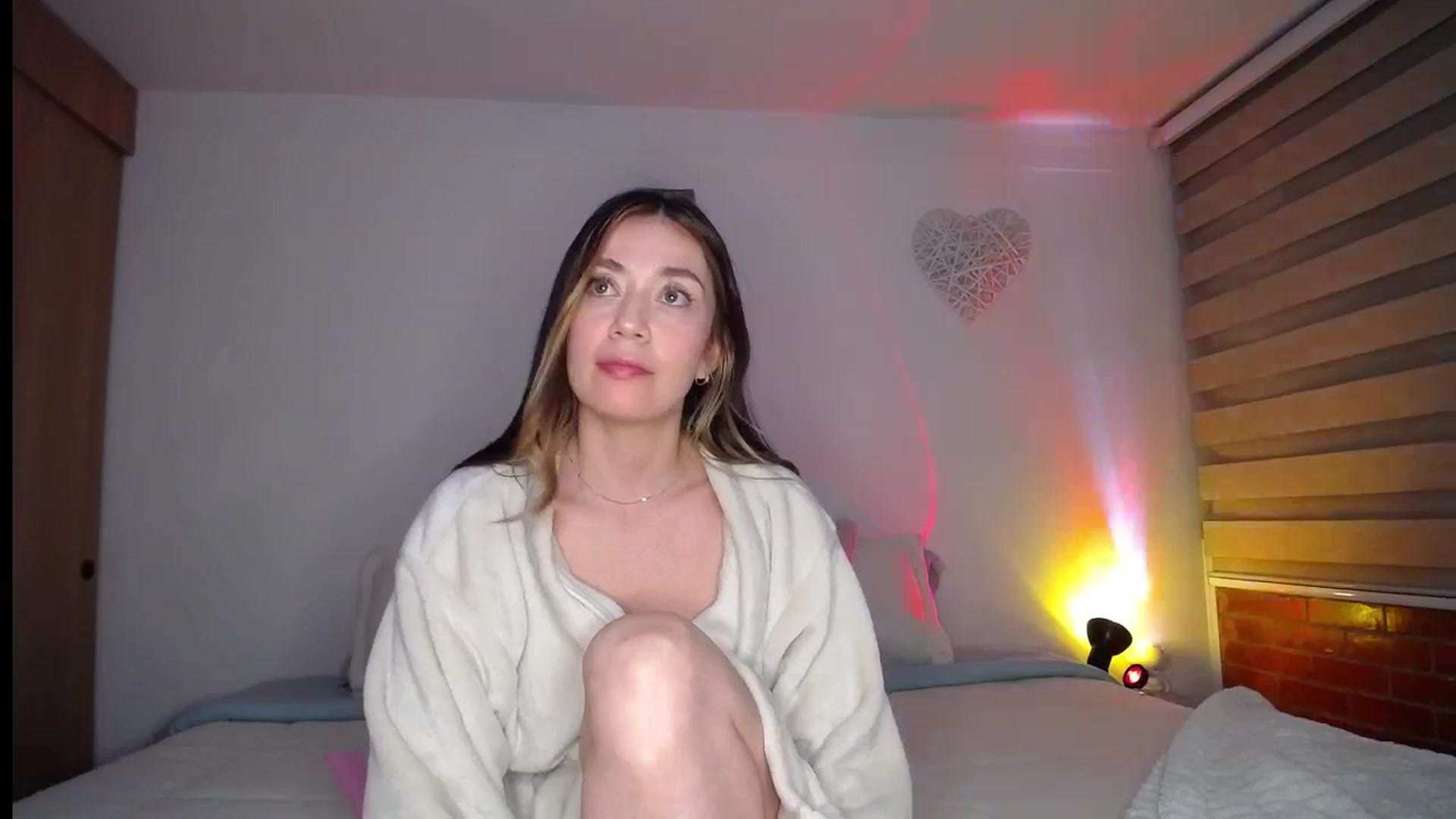 Gallery image thumbnail from Cloud_latin's myfreecams stream on, 06/18/2025, 05:11 image 11 of 20