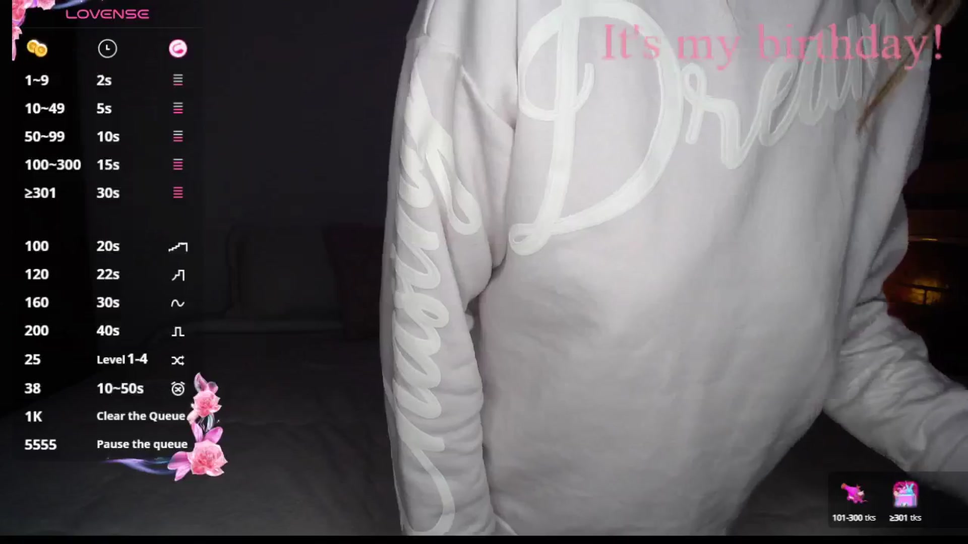 Gallery image thumbnail from Cloud_latin's myfreecams stream on, 06/21/2025, 07:46 image 17 of 20
