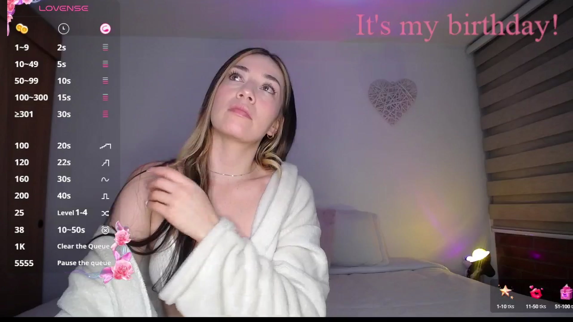 Gallery image thumbnail from Cloud_latin's myfreecams stream on, 06/22/2025, 04:16 image 17 of 20