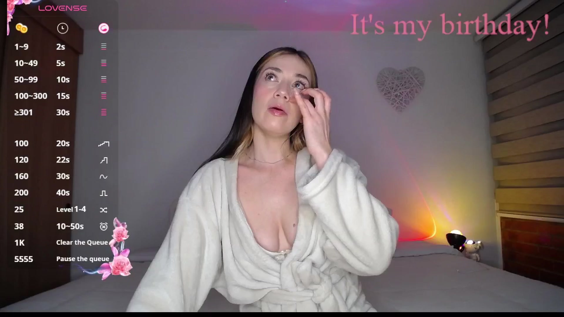 Gallery image thumbnail from Cloud_latin's myfreecams stream on, 06/23/2025, 03:17 image 16 of 20