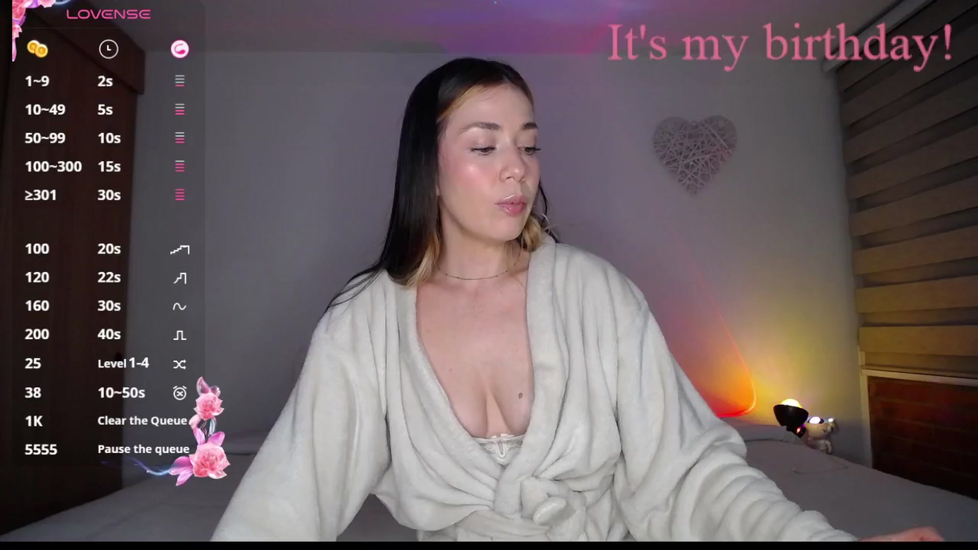 Gallery image thumbnail from Cloud_latin's myfreecams stream on, 06/23/2025, 03:17 image 18 of 20