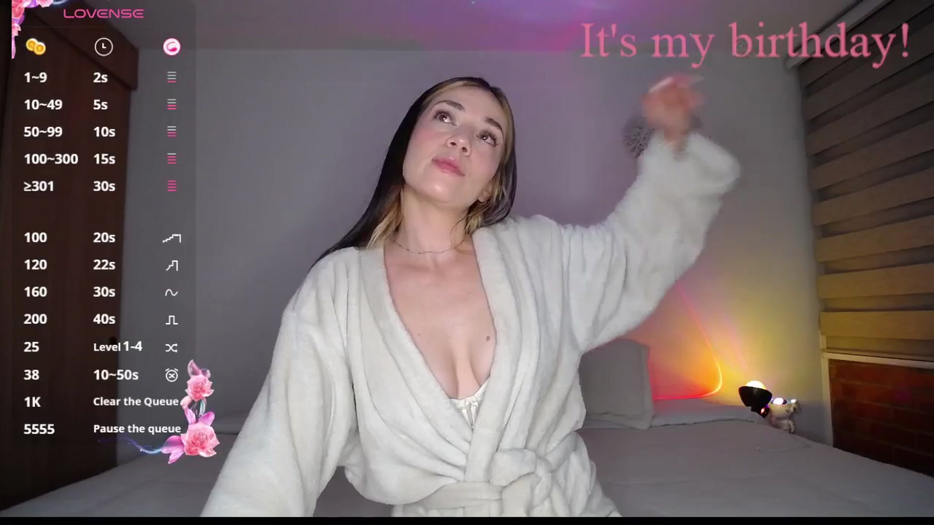 Gallery image thumbnail from Cloud_latin's myfreecams stream on, 06/23/2025, 03:17 image 13 of 20