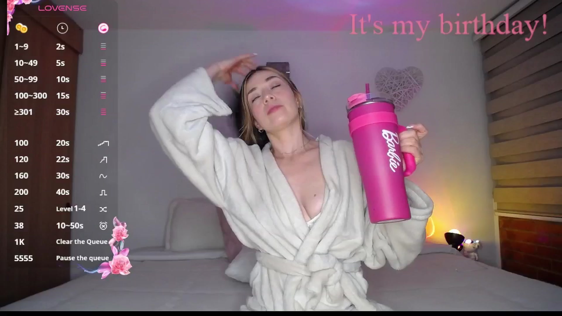 Gallery image thumbnail from Cloud_latin's myfreecams stream on, 06/23/2025, 03:17 image 5 of 20