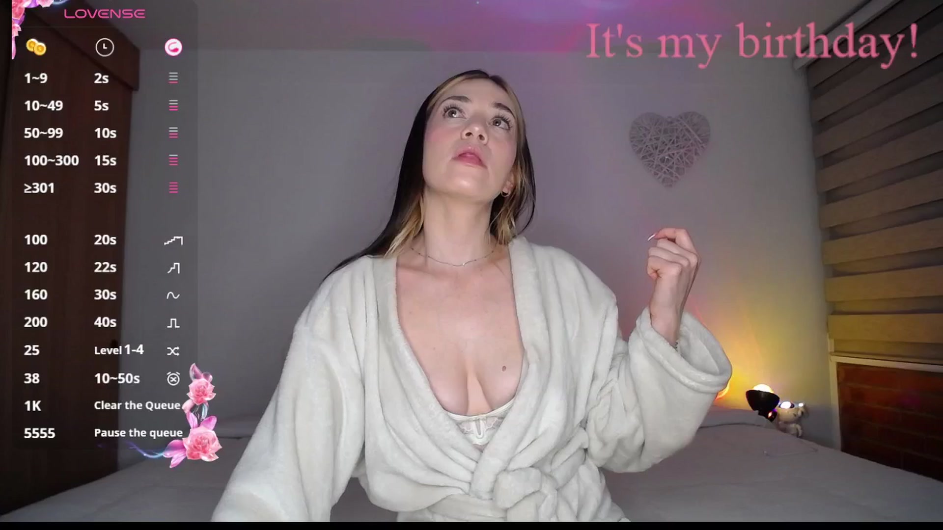 Gallery image thumbnail from Cloud_latin's myfreecams stream on, 06/23/2025, 03:17 image 14 of 20