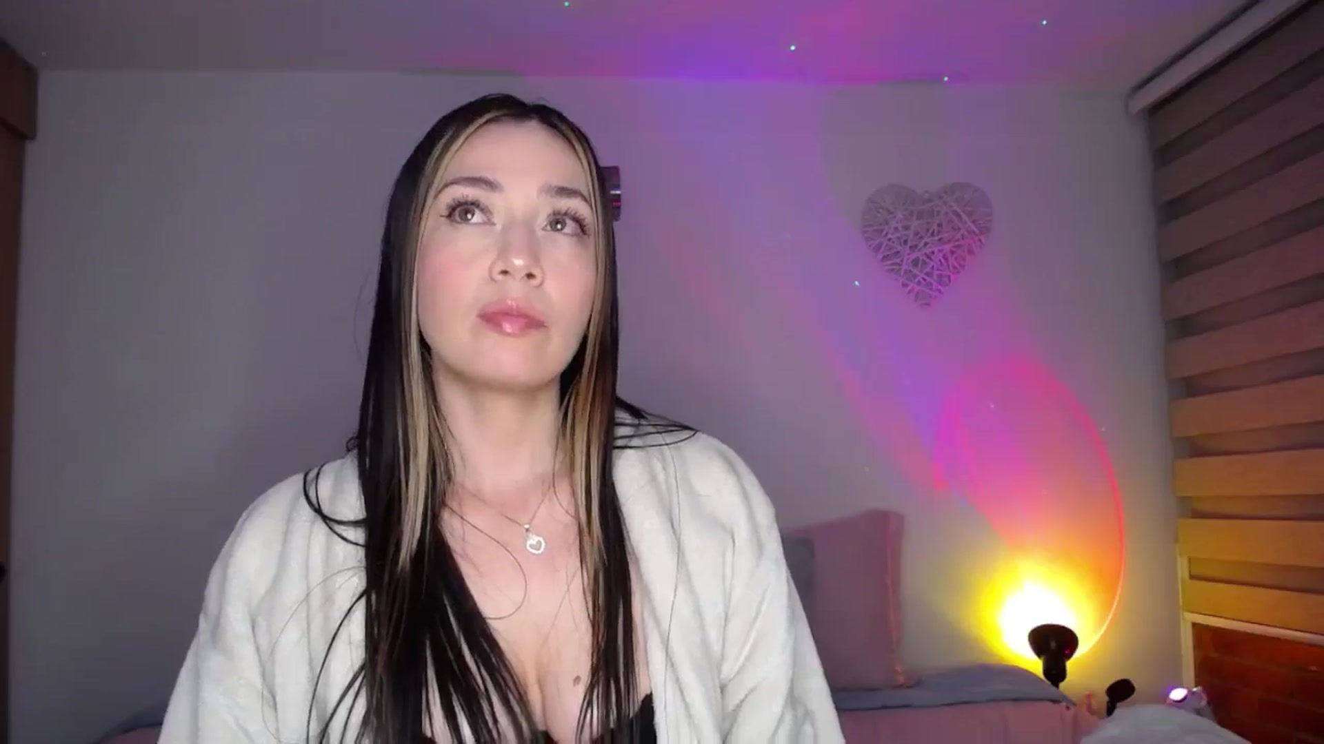 Gallery image thumbnail from Cloud_latin's myfreecams stream on, 07/25/2025, 01:43 image 18 of 20