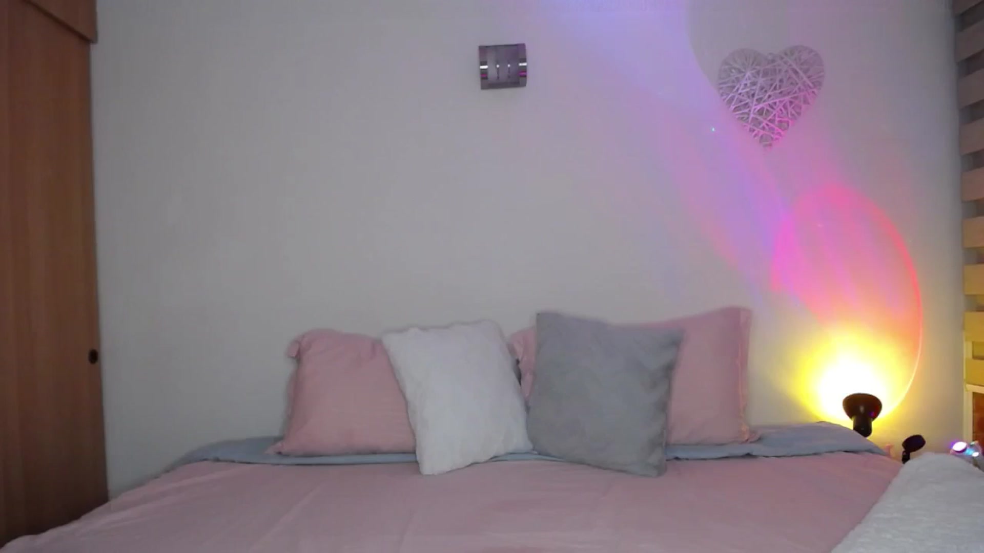 Gallery image thumbnail from Cloud_latin's myfreecams stream on, 07/25/2025, 03:40 image 18 of 20
