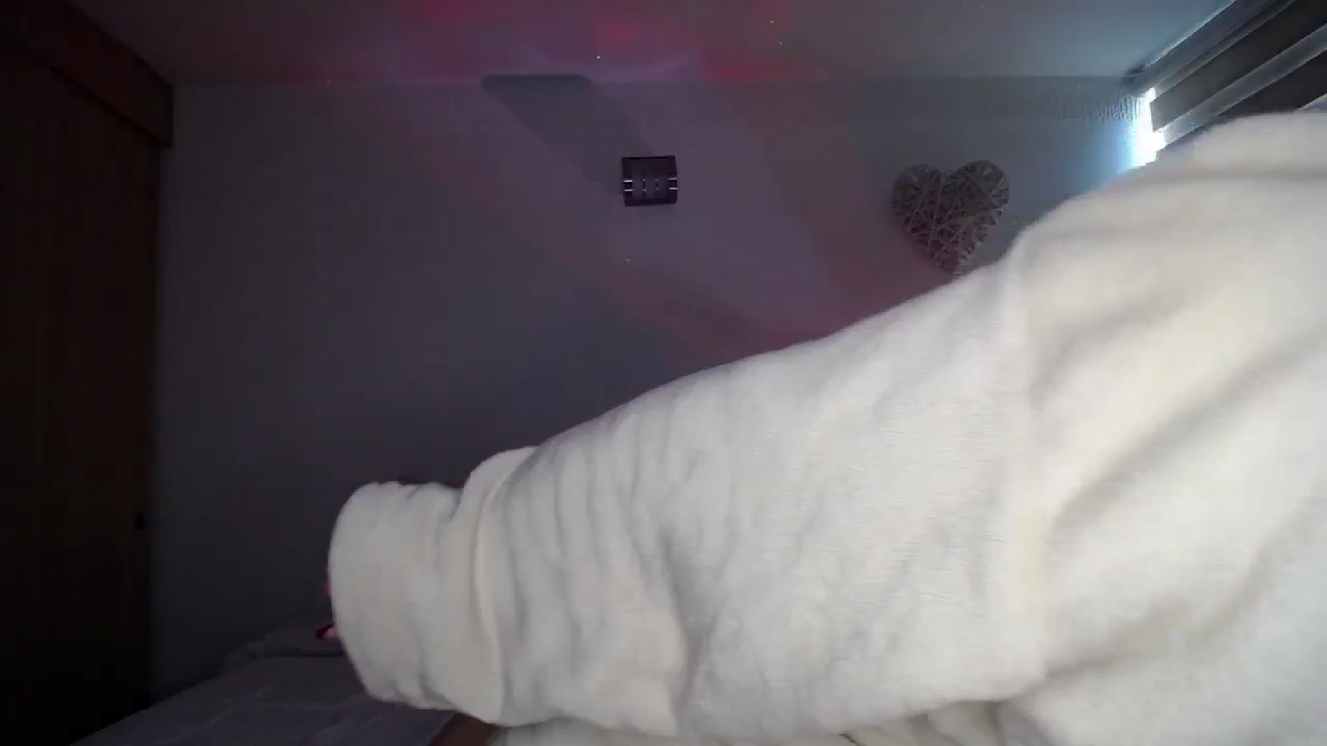 Gallery image thumbnail from Cloud_latin's myfreecams stream on, 08/05/2025, 20:03 image 17 of 20