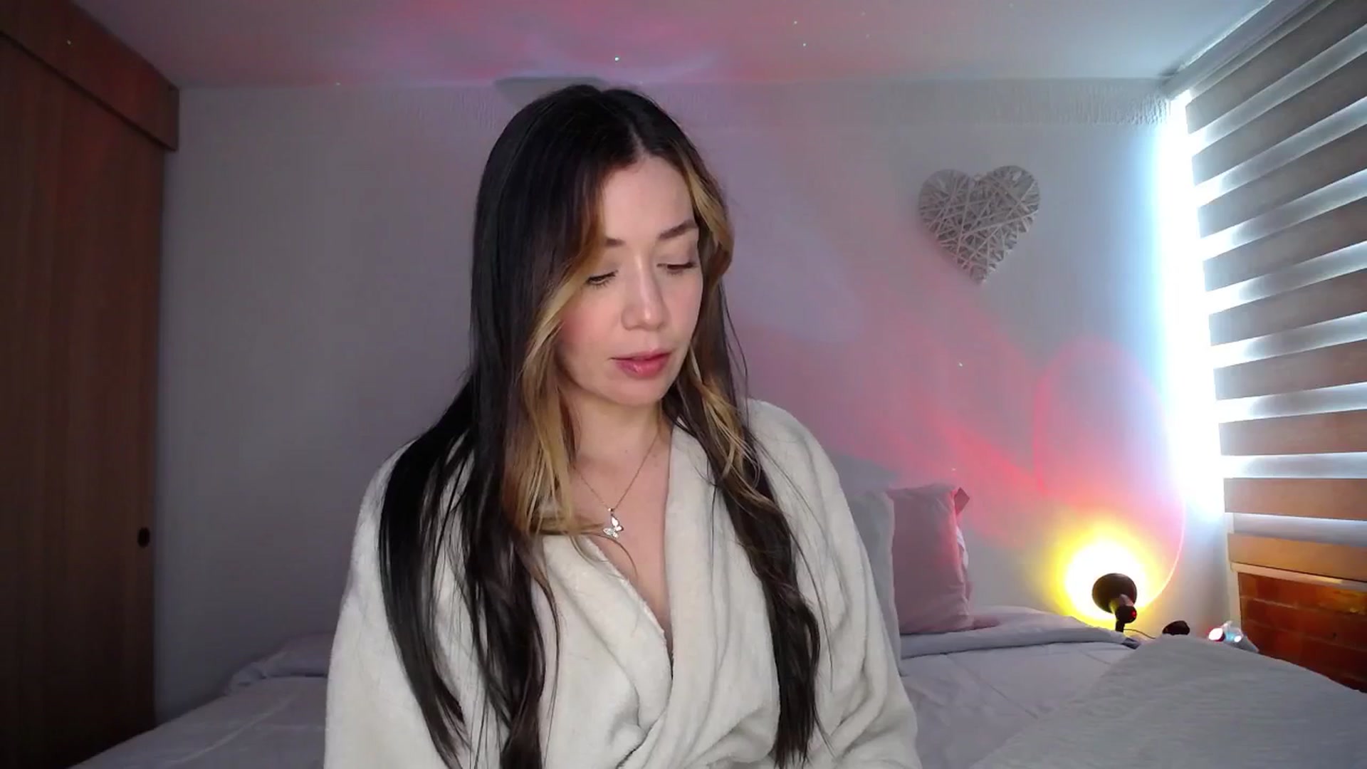 Gallery image thumbnail from Cloud_latin's myfreecams stream on, 08/05/2025, 20:03 image 18 of 20