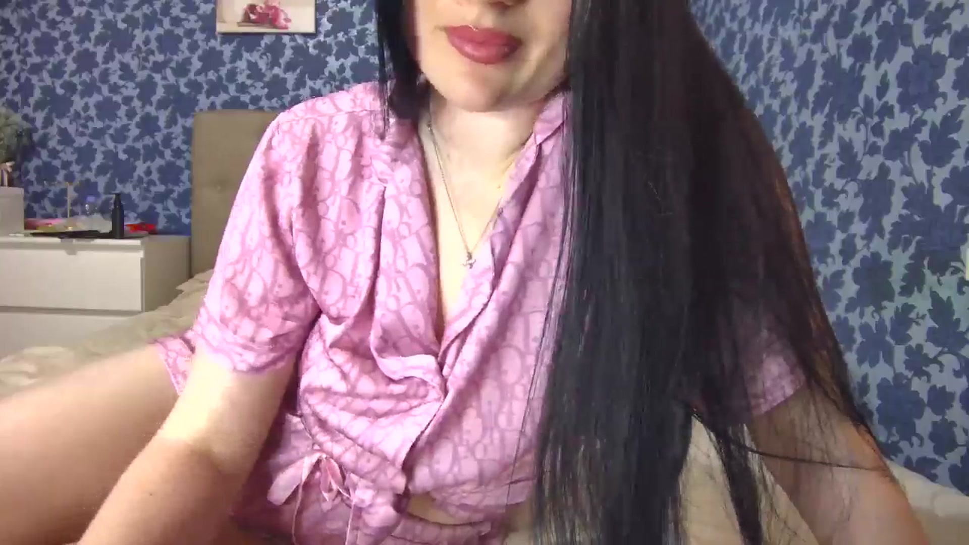 Gallery image thumbnail from CloverBell's myfreecams stream on, 01/03/2025, 12:00 image 6 of 20
