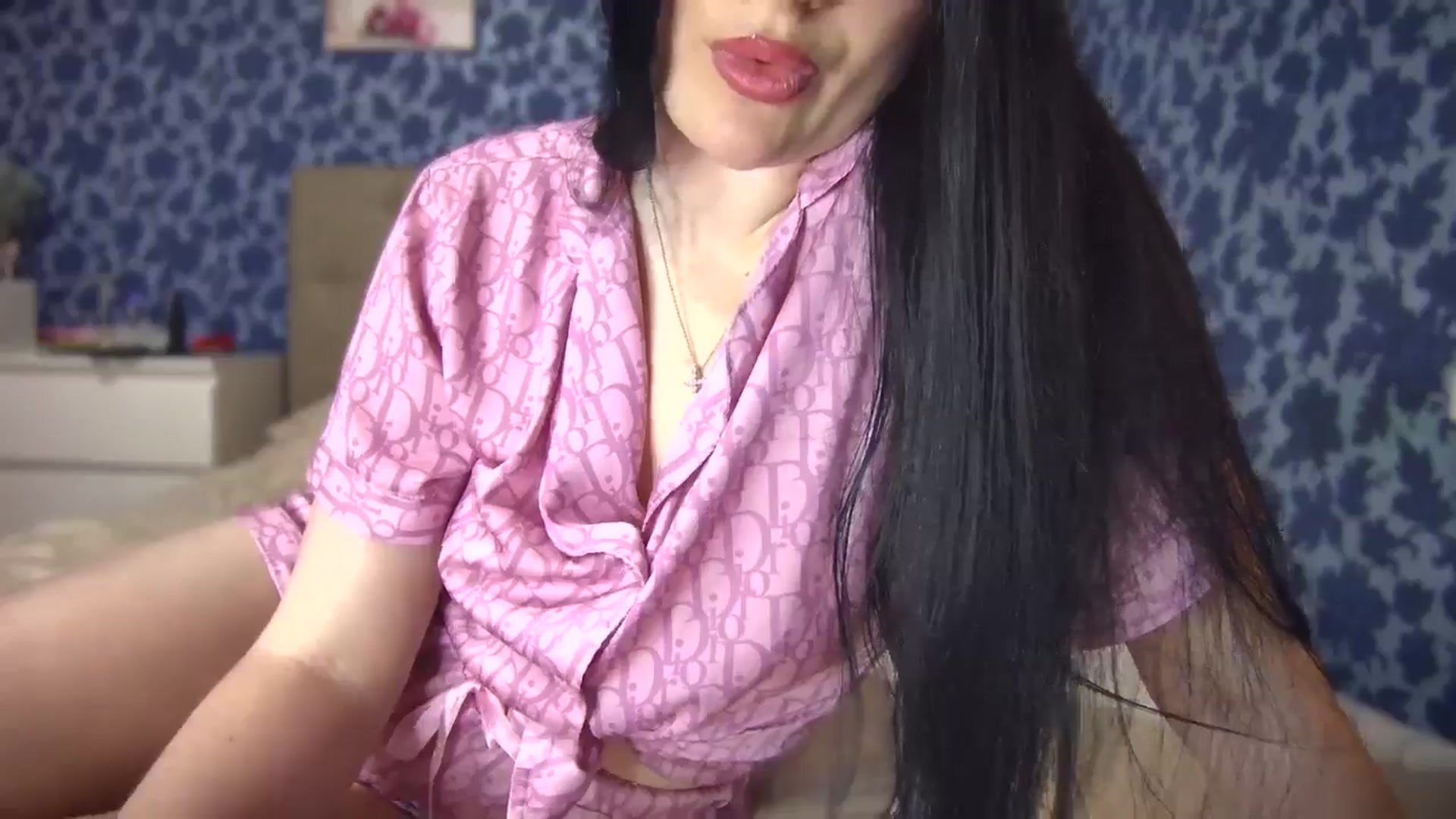 Gallery image thumbnail from CloverBell's myfreecams stream on, 01/03/2025, 12:00 image 7 of 20