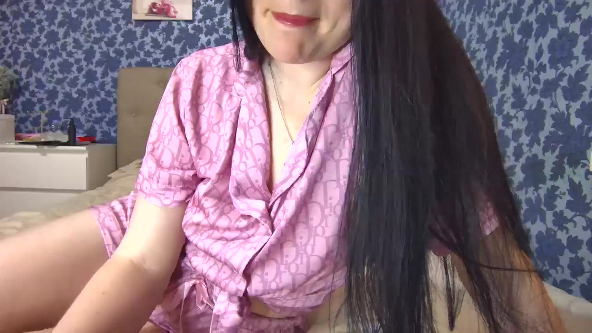 Gallery image thumbnail from CloverBell's myfreecams stream on, 01/03/2025, 12:00 image 3 of 20