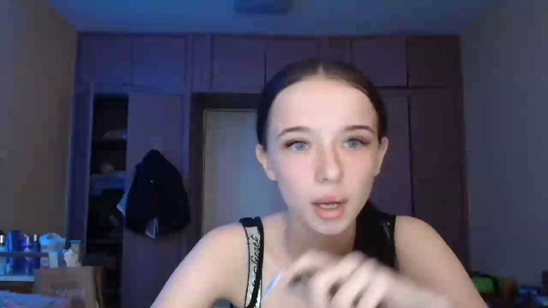 Gallery image thumbnail from CloverLake's myfreecams stream on, 06/16/2026, 08:30 image 15 of 20