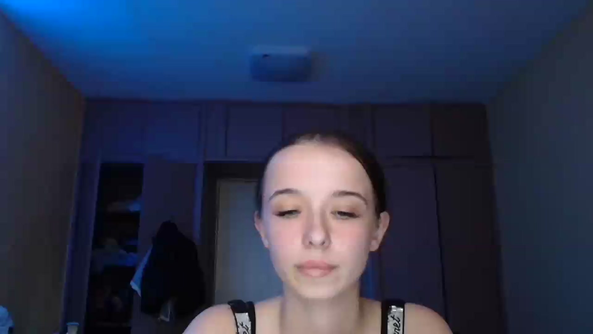 Gallery image thumbnail from CloverLake's myfreecams stream on, 06/16/2026, 14:34 image 1 of 20